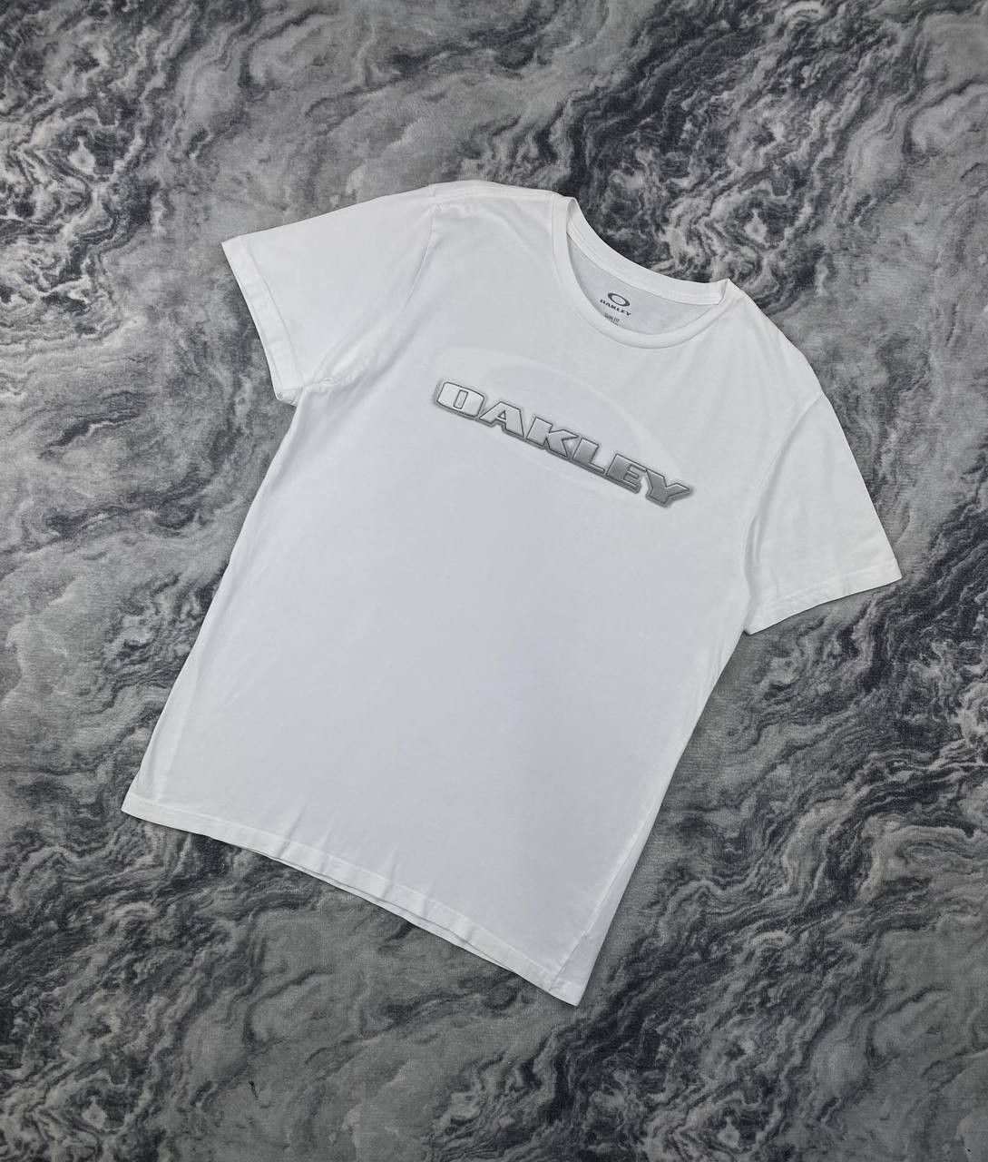 Oakley Vintage Oakley T Shirt 3D Big Logo Men Size XL White Size US XL / EU 56 / 4 - 2 Thumbnail