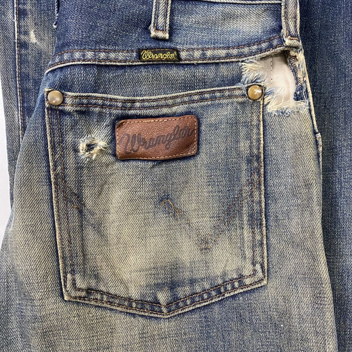Vintage × Wrangler Wrangler distressed denim flare pant Size US 29 - 13 Thumbnail