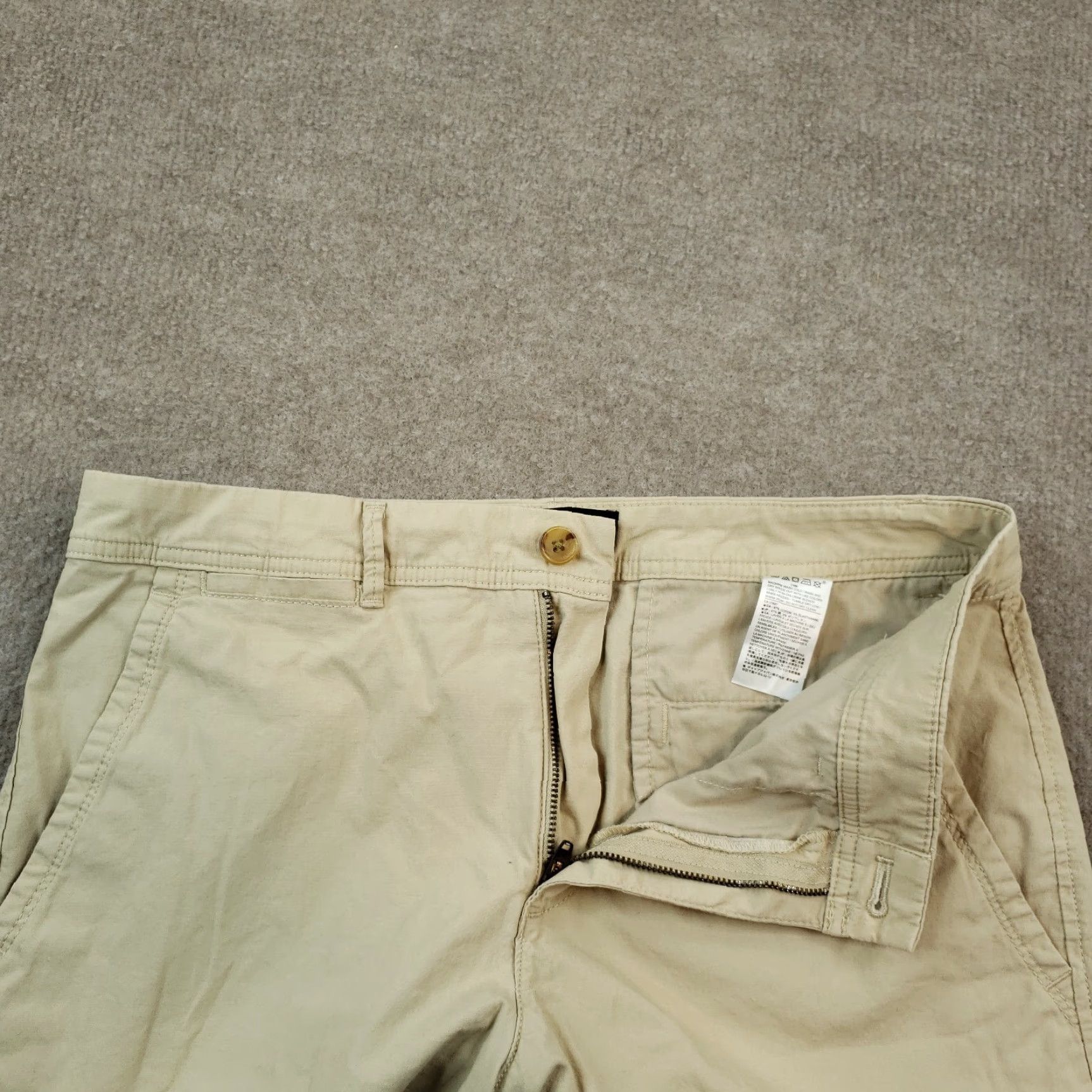 Banana Republic Banana Republic Women's Beige Chino Shorts, Size 8, Mid Rise, Stretch Size 30" / US 8 / IT 44 - 7 Thumbnail