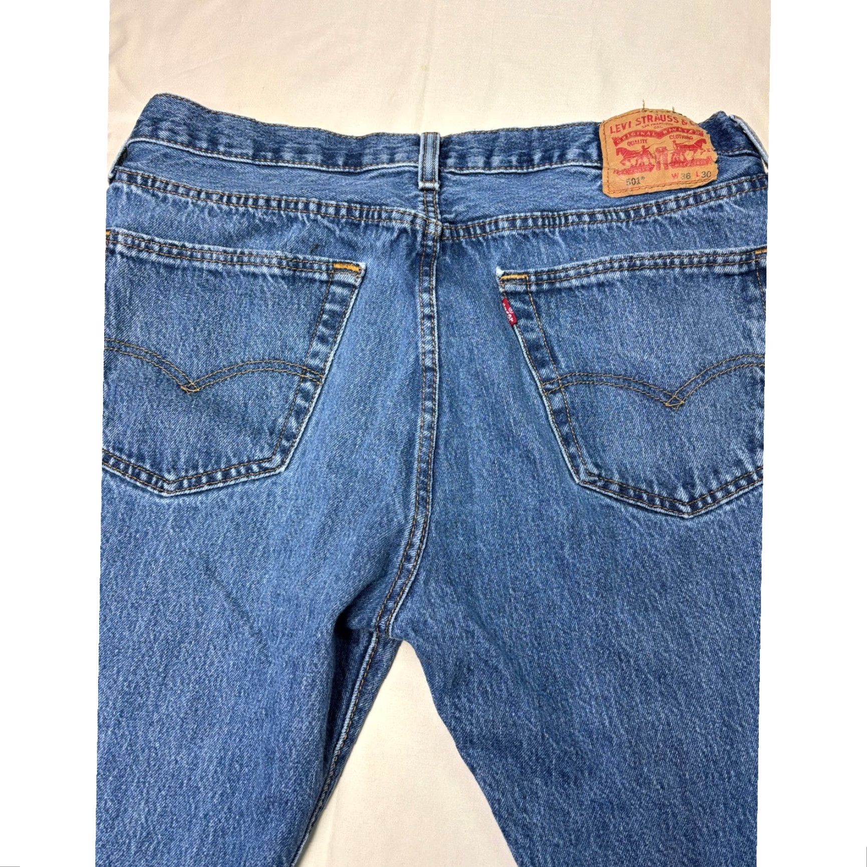 CO VINTAGE Levi Strauss Co 501 Jeans Button Fly Denim Straight 36x30 Mens Classic Fit Blue Size US 36 / EU 52 - 6 Thumbnail