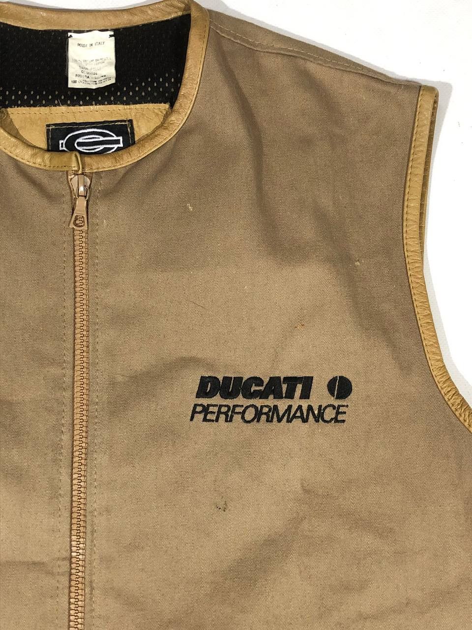 Ducati × Vintage Ducati Performance By C.M.J. Racing Moto Vest Size US M / EU 48-50 / 2 - 4 Thumbnail