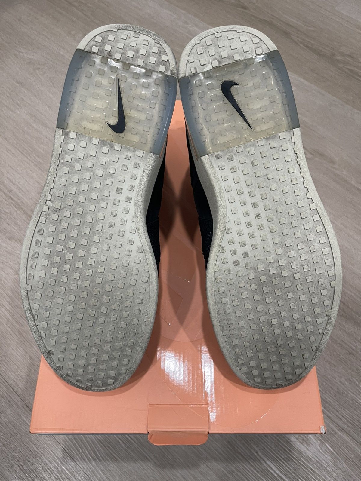 Fear of God × Nike Nike x Fear of God Raid Size US 9 / EU 42 - 4 Thumbnail