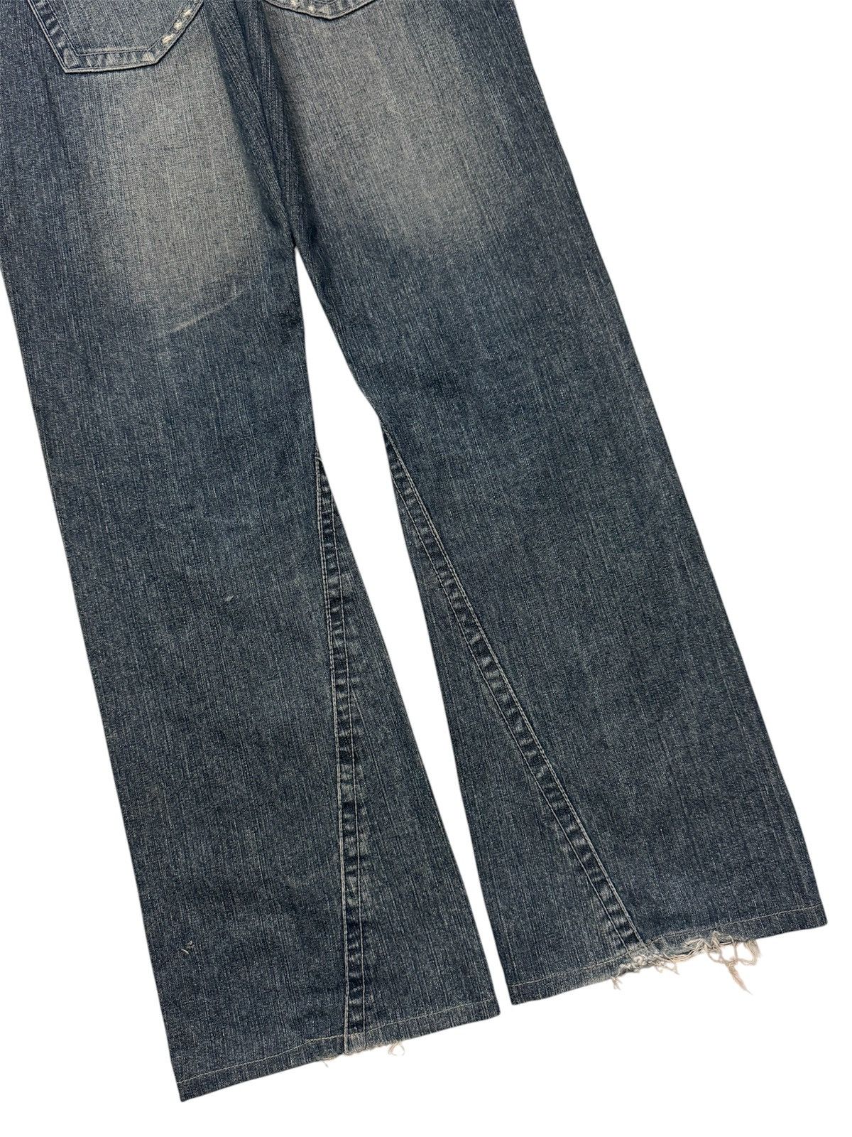 Tornado Mart VINTAGE 90's JAPANESE SPIRAL FLARE WHISKER DISTRESS Size US 31 - 15 Thumbnail