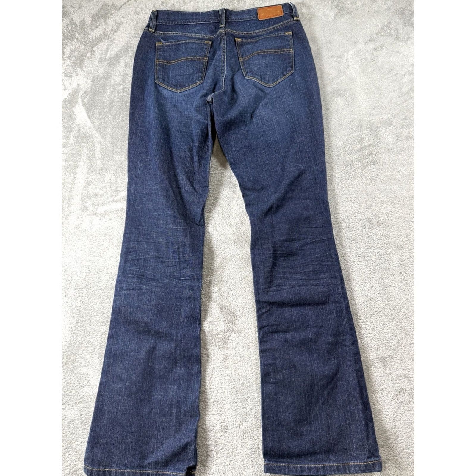 Tommy Hilfiger Tommy Hilfiger Jeans Women's Size 4 Blue Classic Preppy Weekend Work Wear Bootcut Dark Wash Jeans Size 27" / US 4 / IT 40 - 6 Thumbnail
