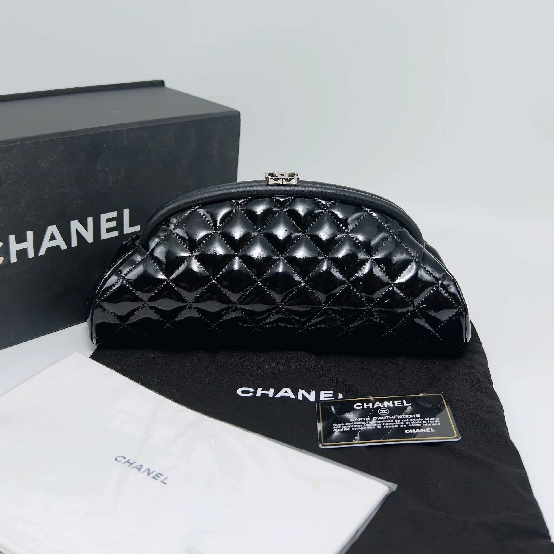 Chanel Pre-loved Bag Very good condition Size ONE SIZE - 1 Thumbnail
