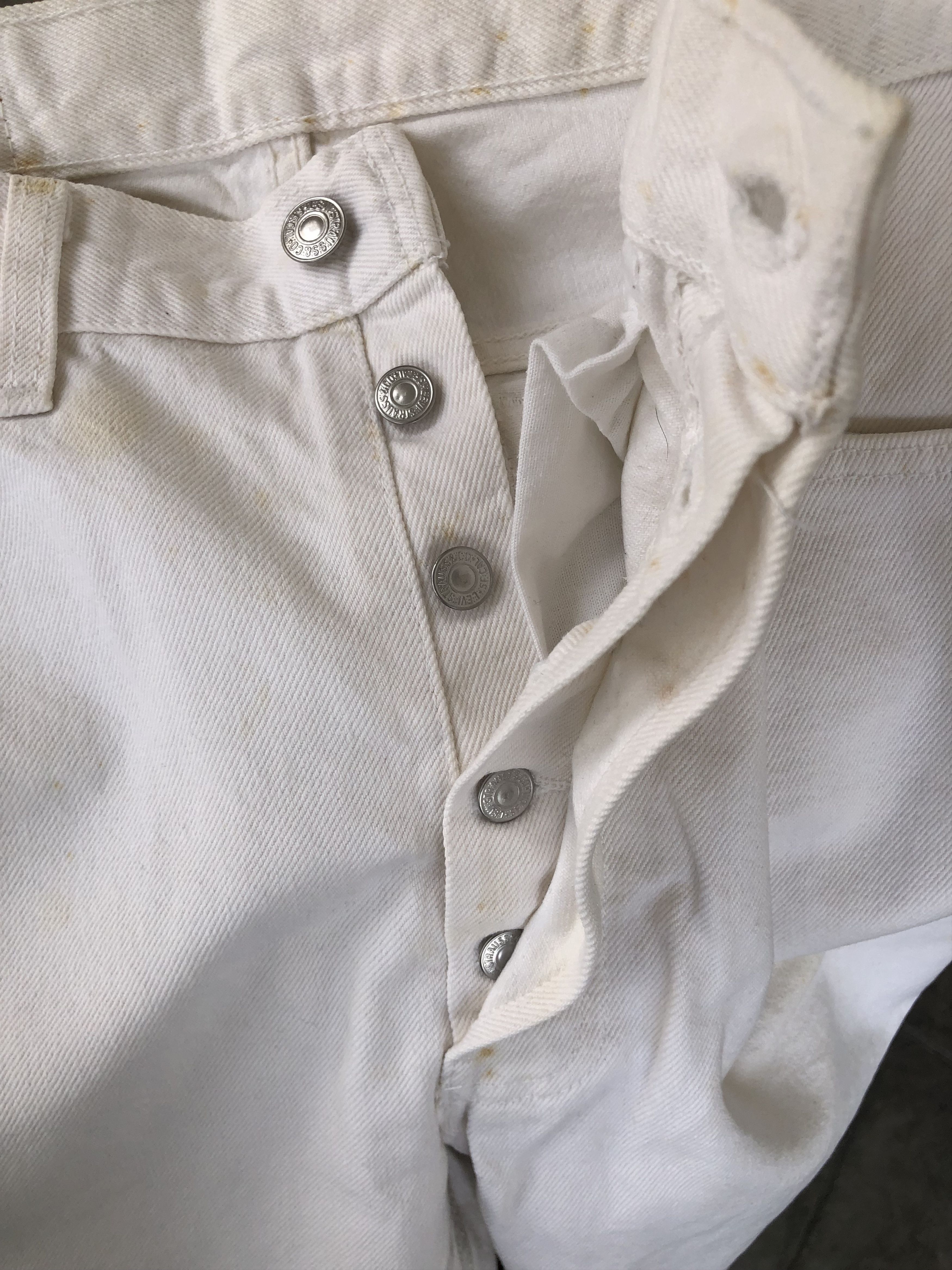 Levi's Vintage Clothing Vintage Distressed Worn Levis 501 White Jeans Size US 33 - 7 Thumbnail