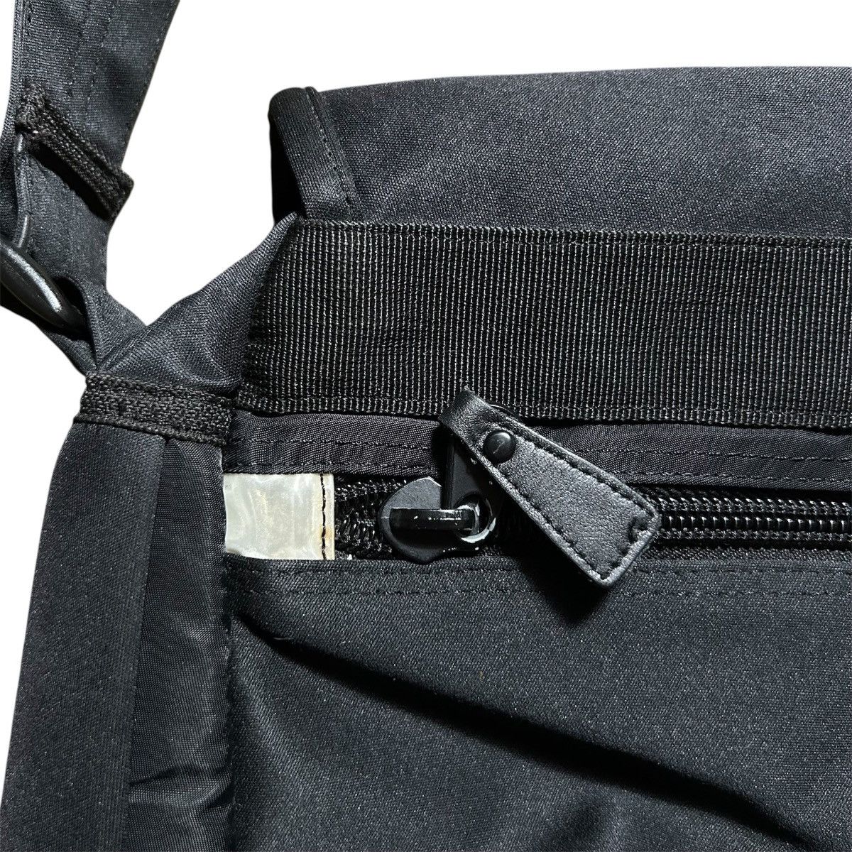 Yohji Yamamoto WXYZ By Yohji Yamamoto Shoulder Bag Size ONE SIZE - 5 Thumbnail
