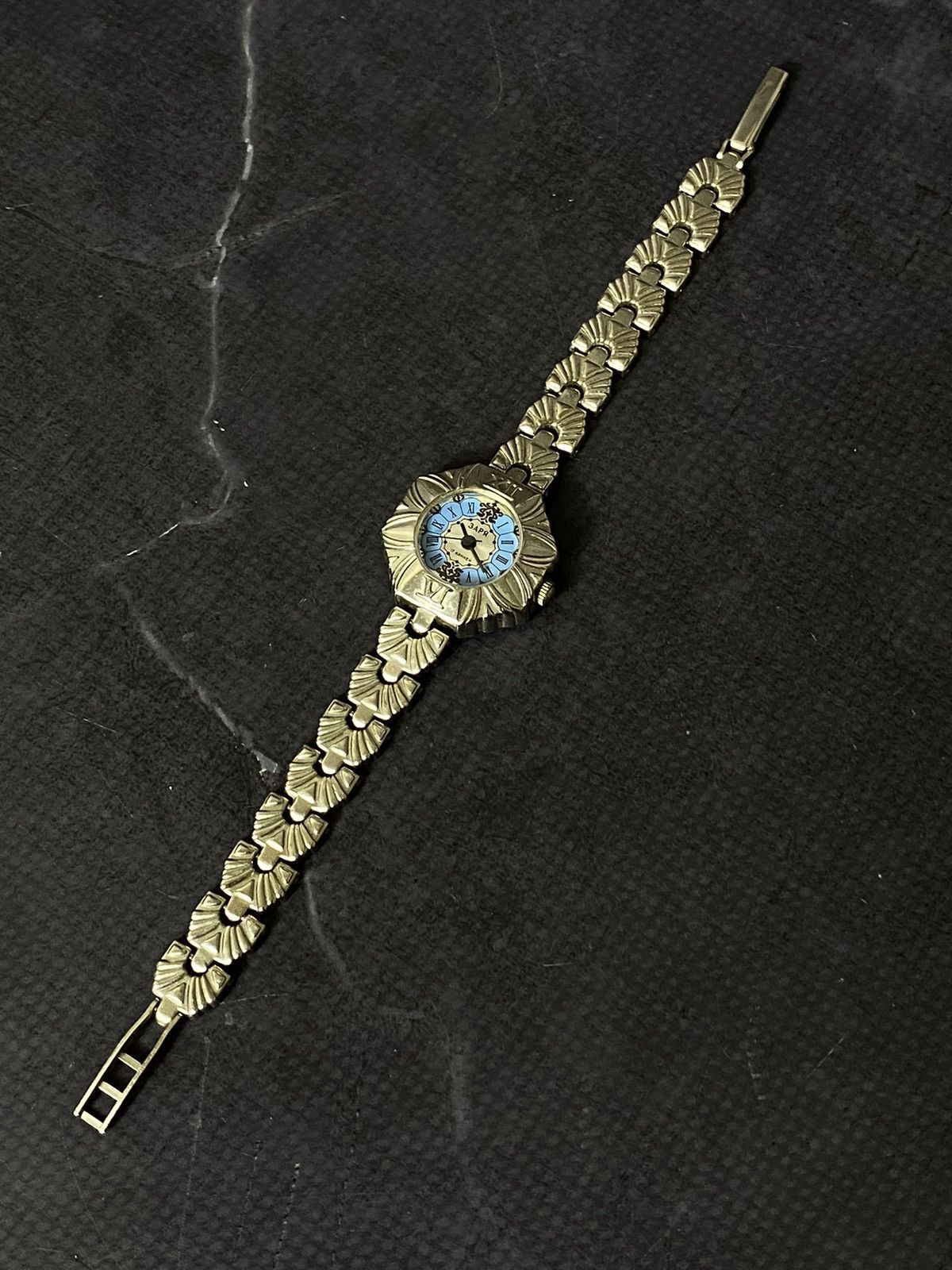 Jewelry Vintage Zarya 17 Jewels Watch with Elegant Silver-Tone Size ONE SIZE - 1 Thumbnail