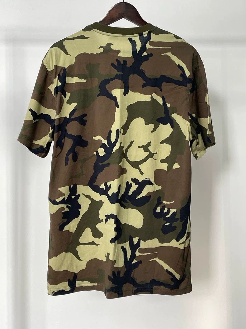 Givenchy Givenchy Camo Chest Medal Short Sleeve Size US XXL / EU 58 / 5 - 2 Thumbnail