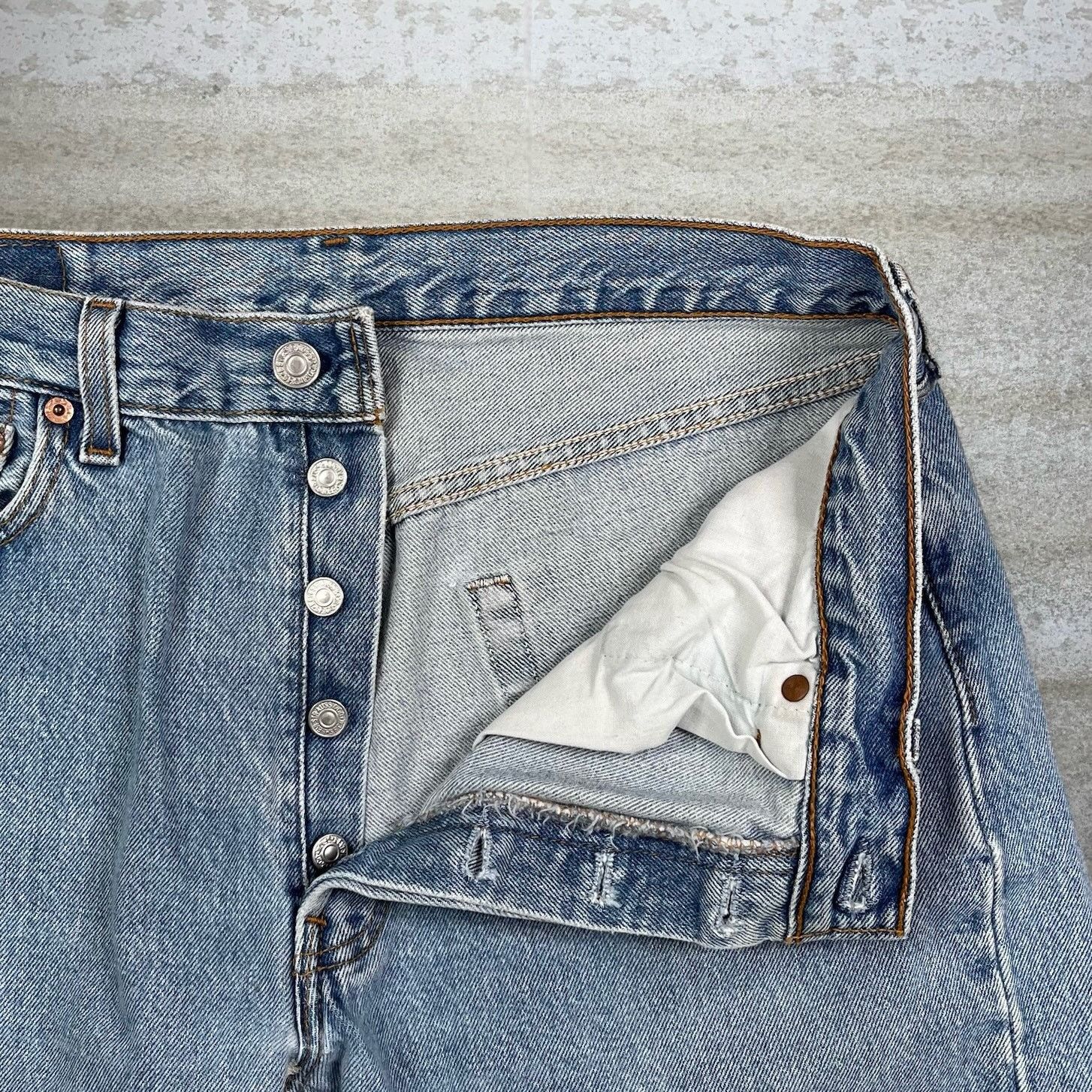 Levi's Vintage 90s Levis Jeans 34x30 Regular Straight Light Wash Size US 34 / EU 50 - 4 Thumbnail