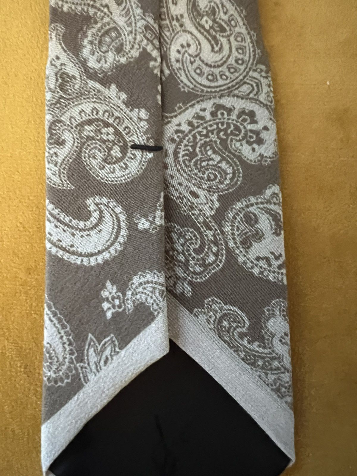 Yves Saint Laurent YSL silk paisley tie in beige, made in France Size ONE SIZE - 9 Thumbnail