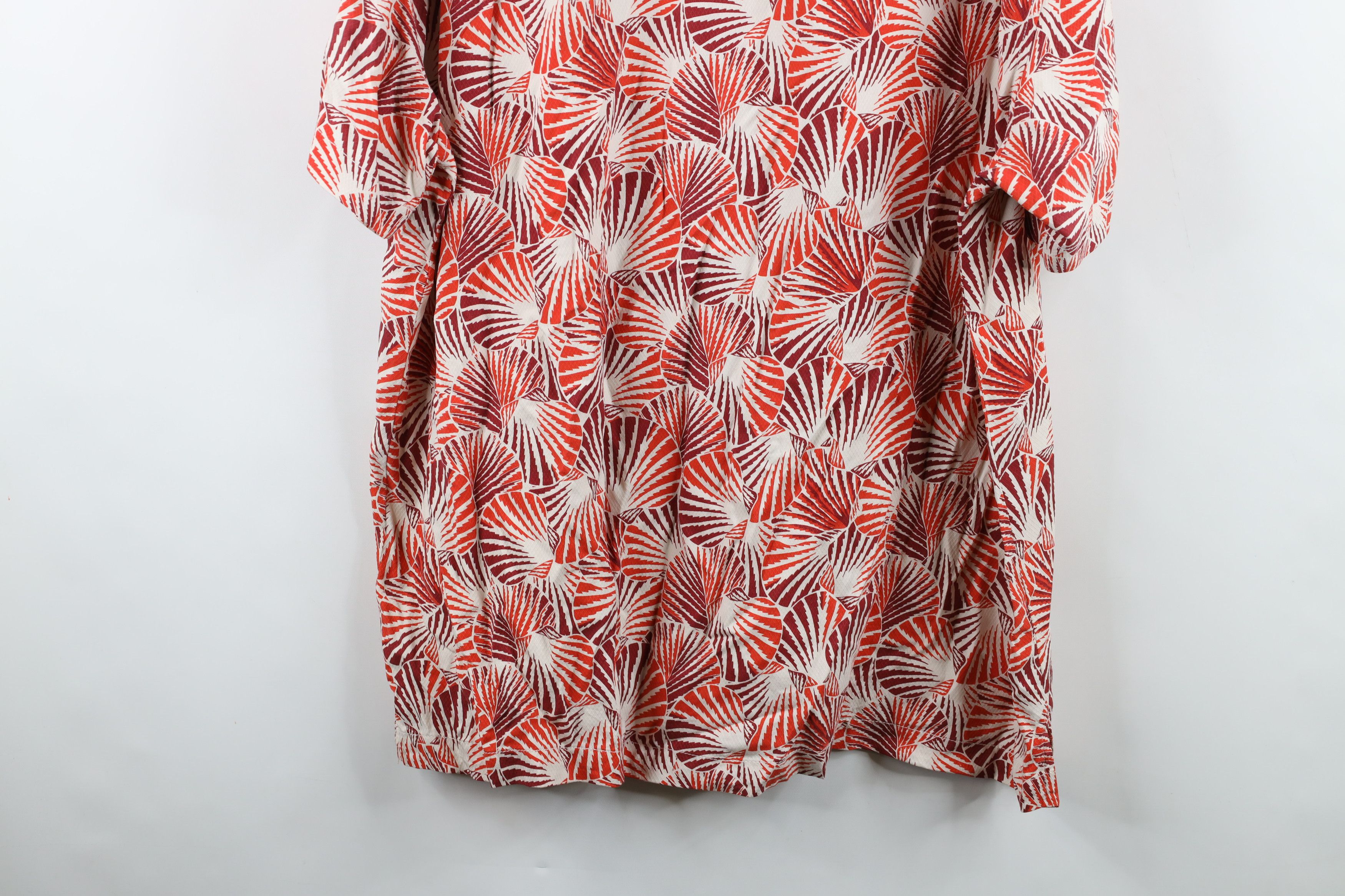 Tommy Bahama Vintage Tommy Bahama Clam Seashell Camp Collar Button Shirt Size US XXL / EU 58 / 5 - 12 Thumbnail