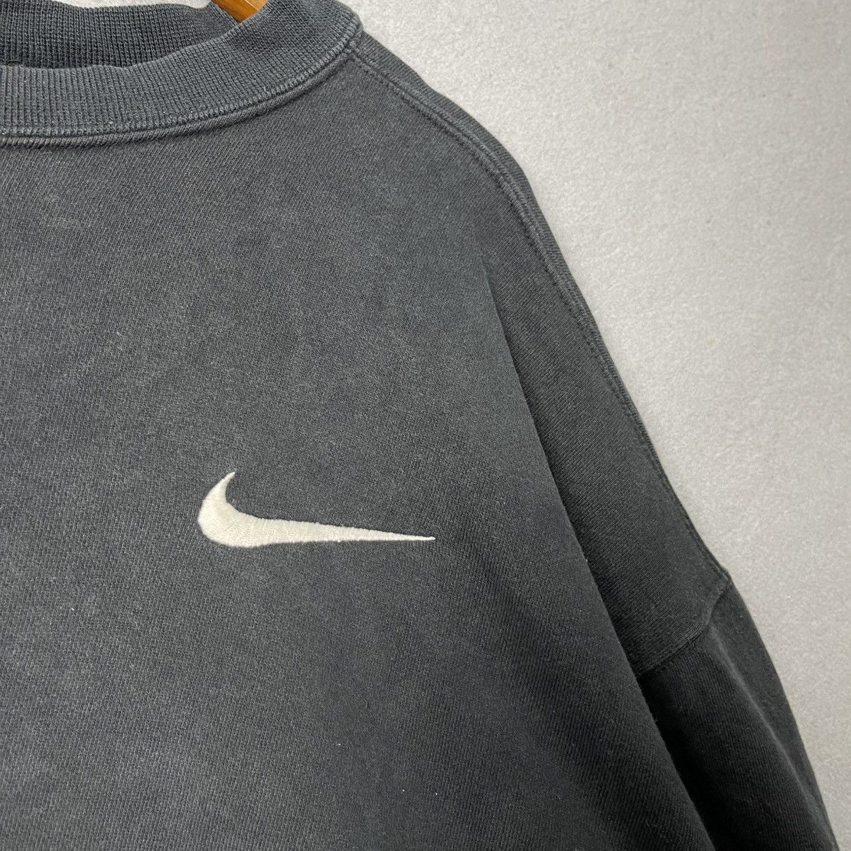 Nike Vintage Nike Mini Swoosh Crewneck Sweatshirt Size US L / EU 52-54 / 3 - 3 Thumbnail