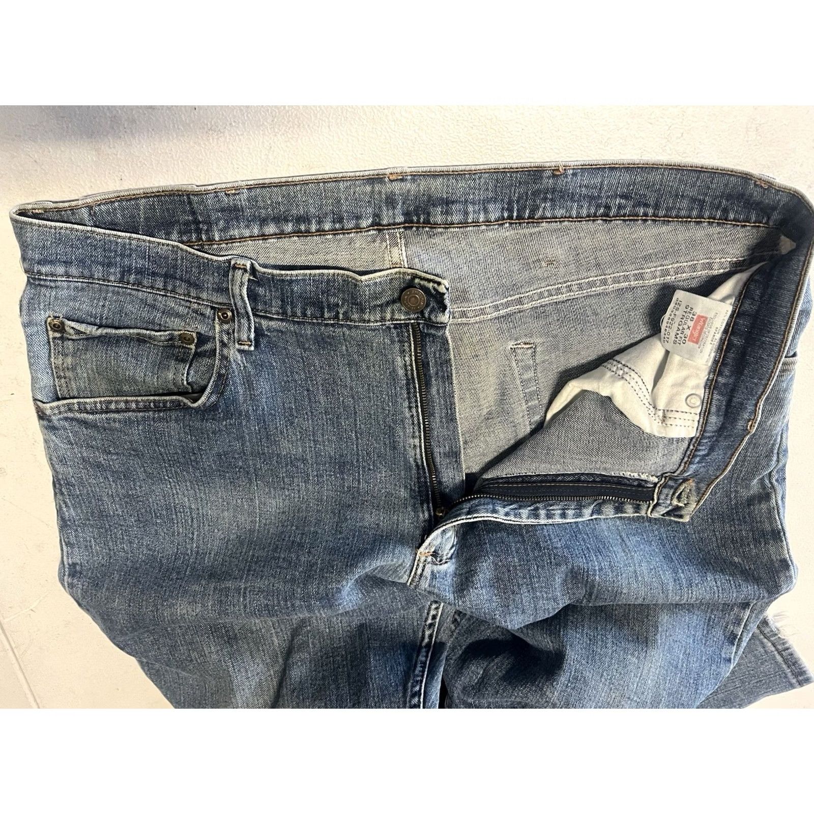 Wrangler Wrangler Jeans Men 38x30 Straight Leg Denim Blue Stretch High Rise Regular Inseam 30 Cowboy Distressed Pockets Logo Button Zipper Authentic Size US 38 / EU 54 - 6 Thumbnail