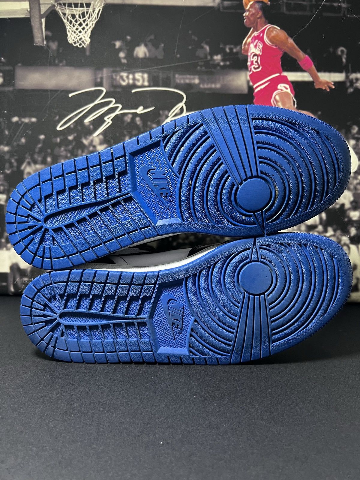 Jordan Brand Nike Air Jordan 1 Retro OG High Royal Toe Sz 9 OG ALL RARE🔥 Size US 9 / EU 42 - 5 Thumbnail