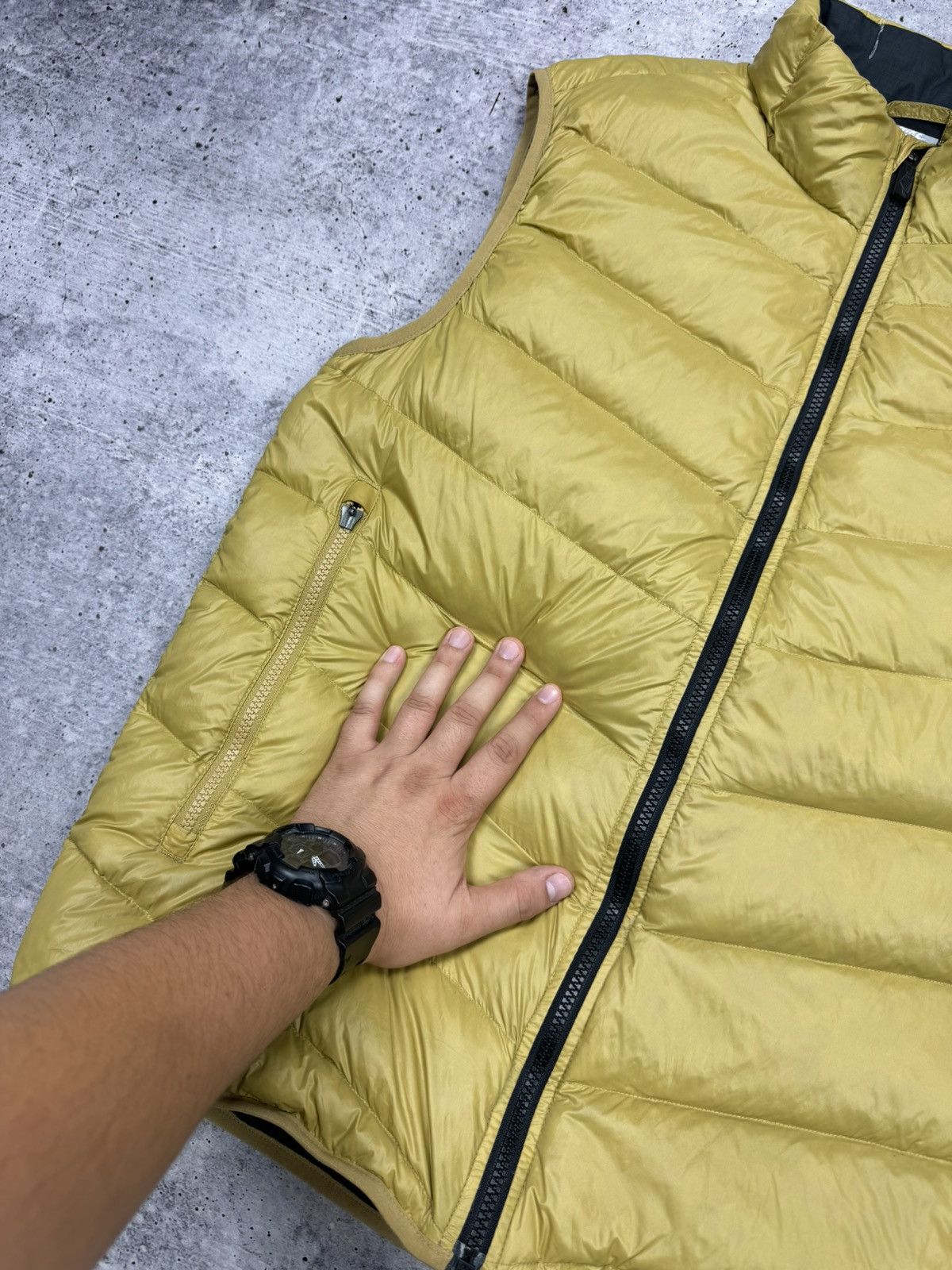 Nike Vintage Nike Y2K Style 90’s 700 Down Puffer Down Casual Vest Size US L / EU 52-54 / 3 - 7 Thumbnail