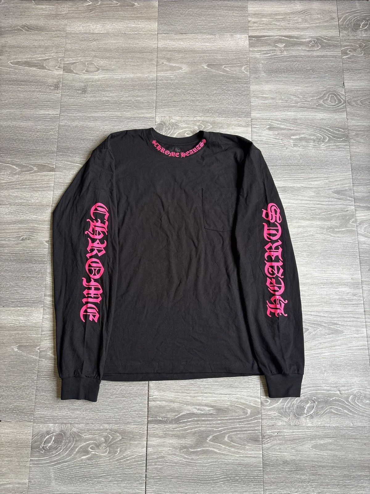 Chrome Hearts Chrome Hearts Pink Neck Logo LS Tee Size US XL / EU 56 / 4 - 2 Thumbnail