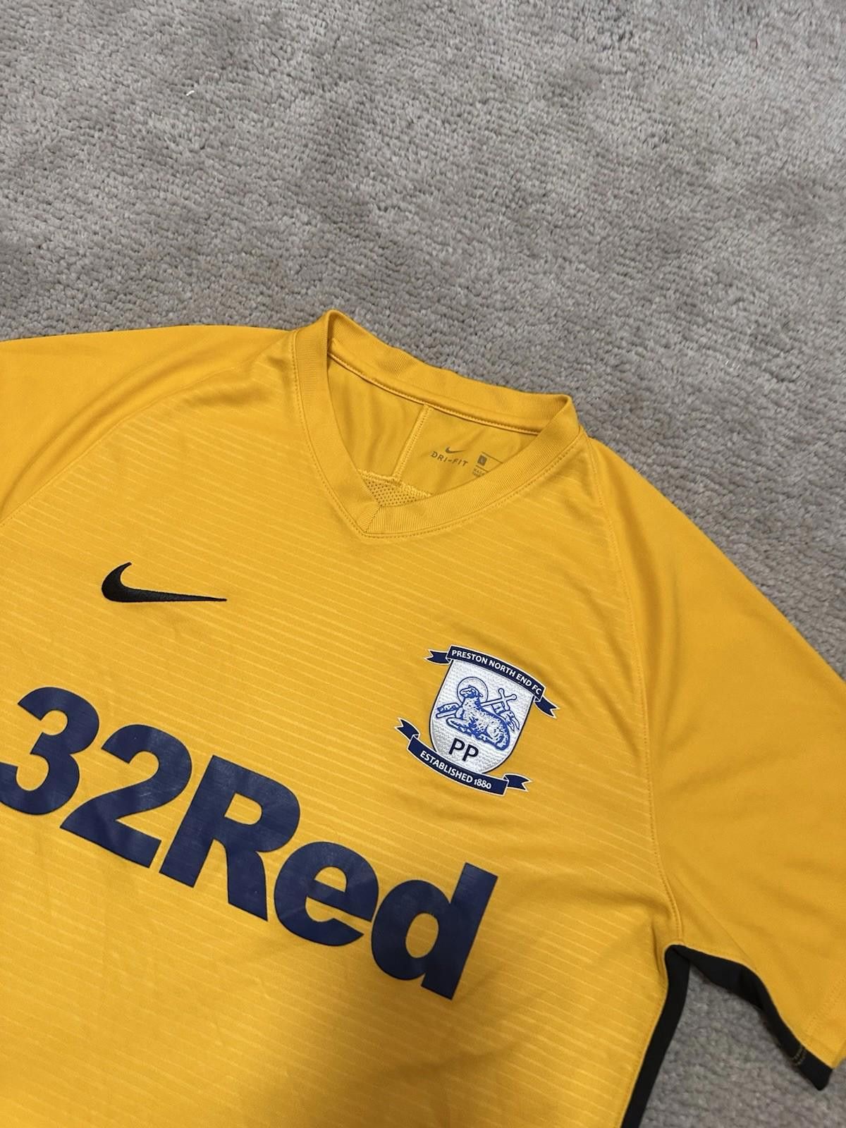 Nike Nike 2018-19 Preston North End Football Shirt Soccer Jersey Size US L / EU 52-54 / 3 - 3 Thumbnail
