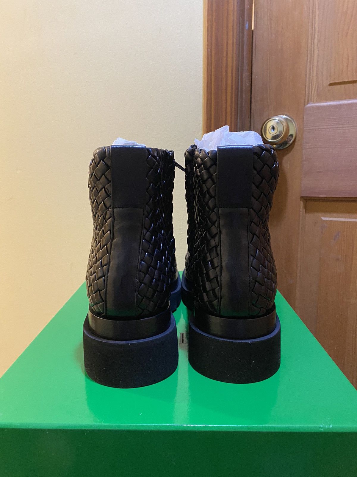 Bottega Veneta Bottega Veneta Men's Lug Sole Weave Woven Intreccio Boots Size US 11 / EU 44 - 4 Thumbnail