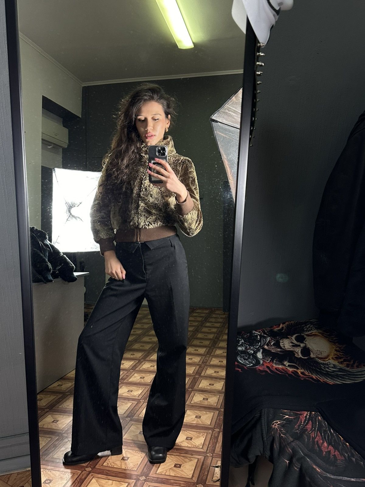 Vintage Cropped Vintage fluffy Faux Fur bomber jacket Size XS / US 0-2 / IT 36-38 - 2 Thumbnail