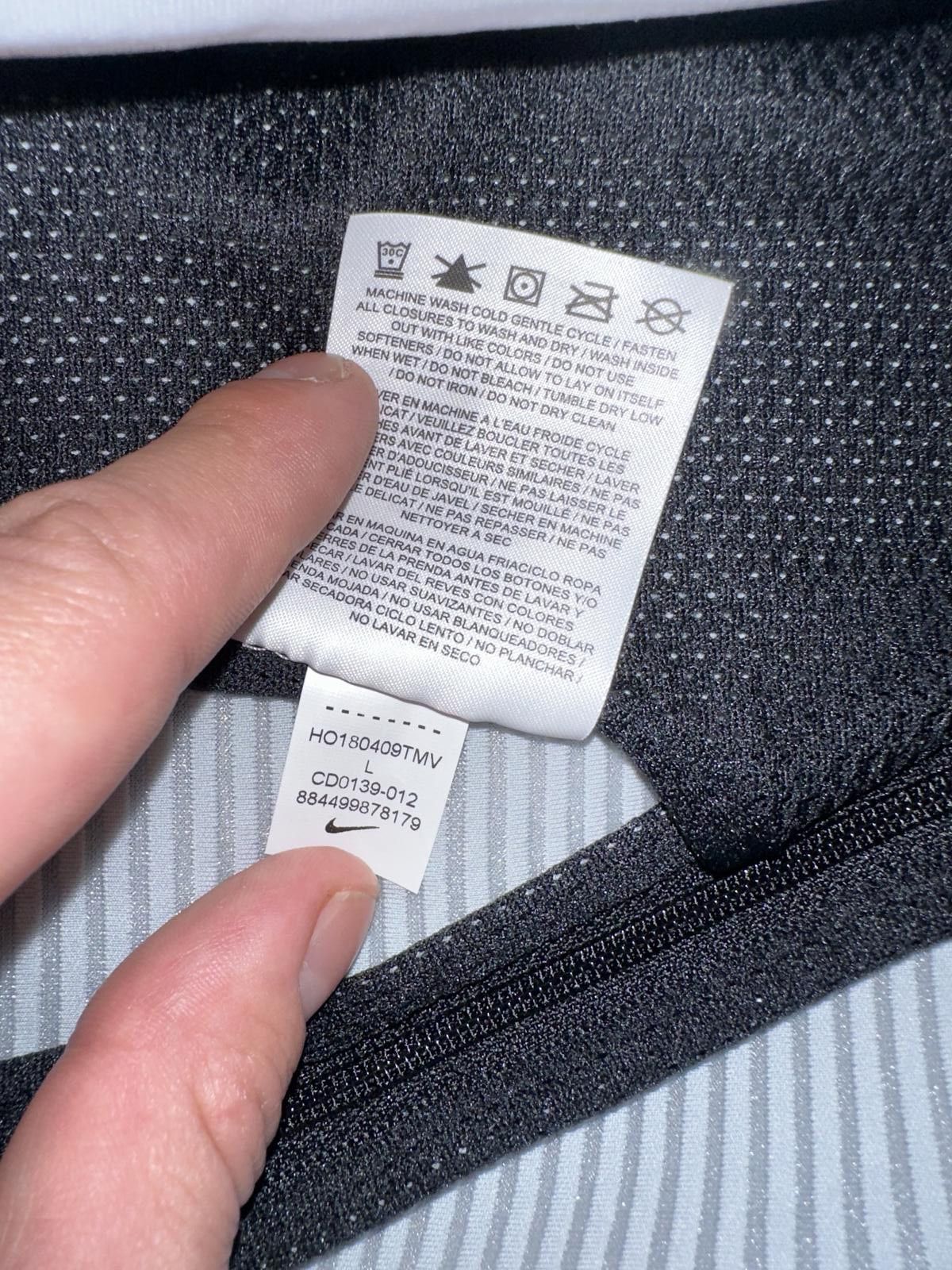 Nike Nike Gray Hooded Football Poncho Size US L / EU 52-54 / 3 - 12 Thumbnail