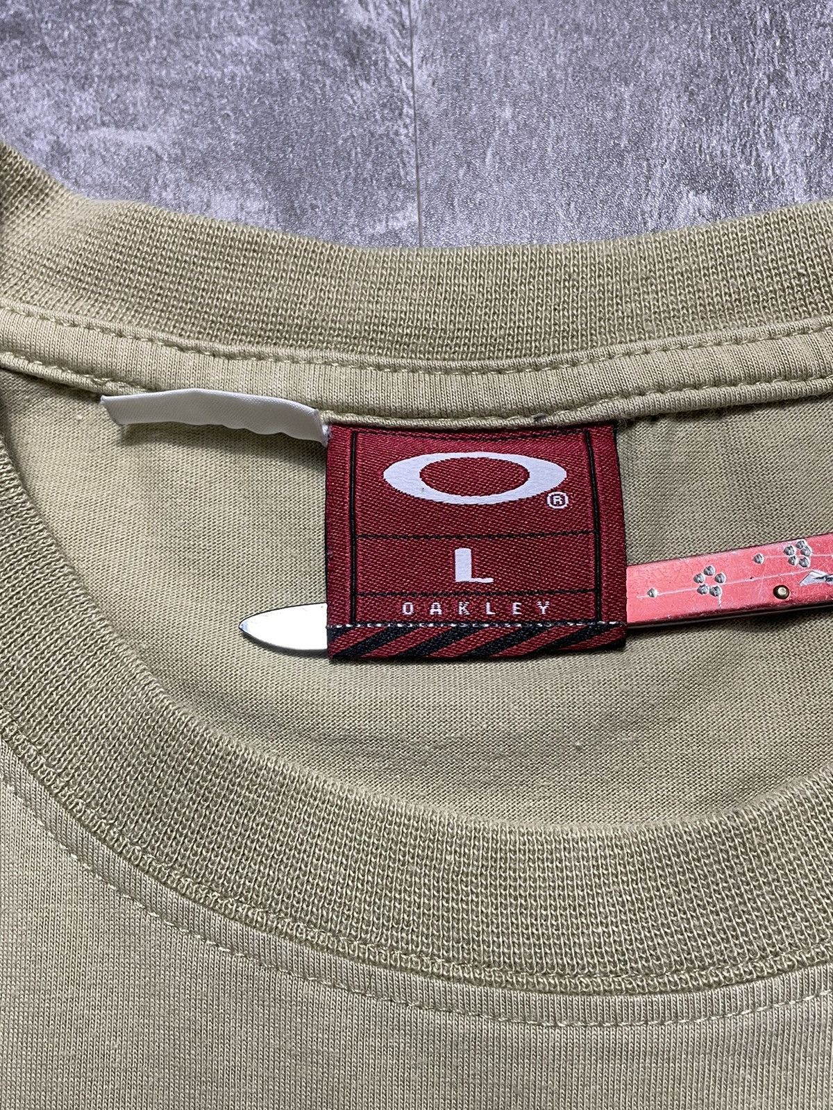Oakley Vintage Oakley T-shirt 2000s Big Logo Japan Outdoor Y2K Size US L / EU 52-54 / 3 - 6 Thumbnail