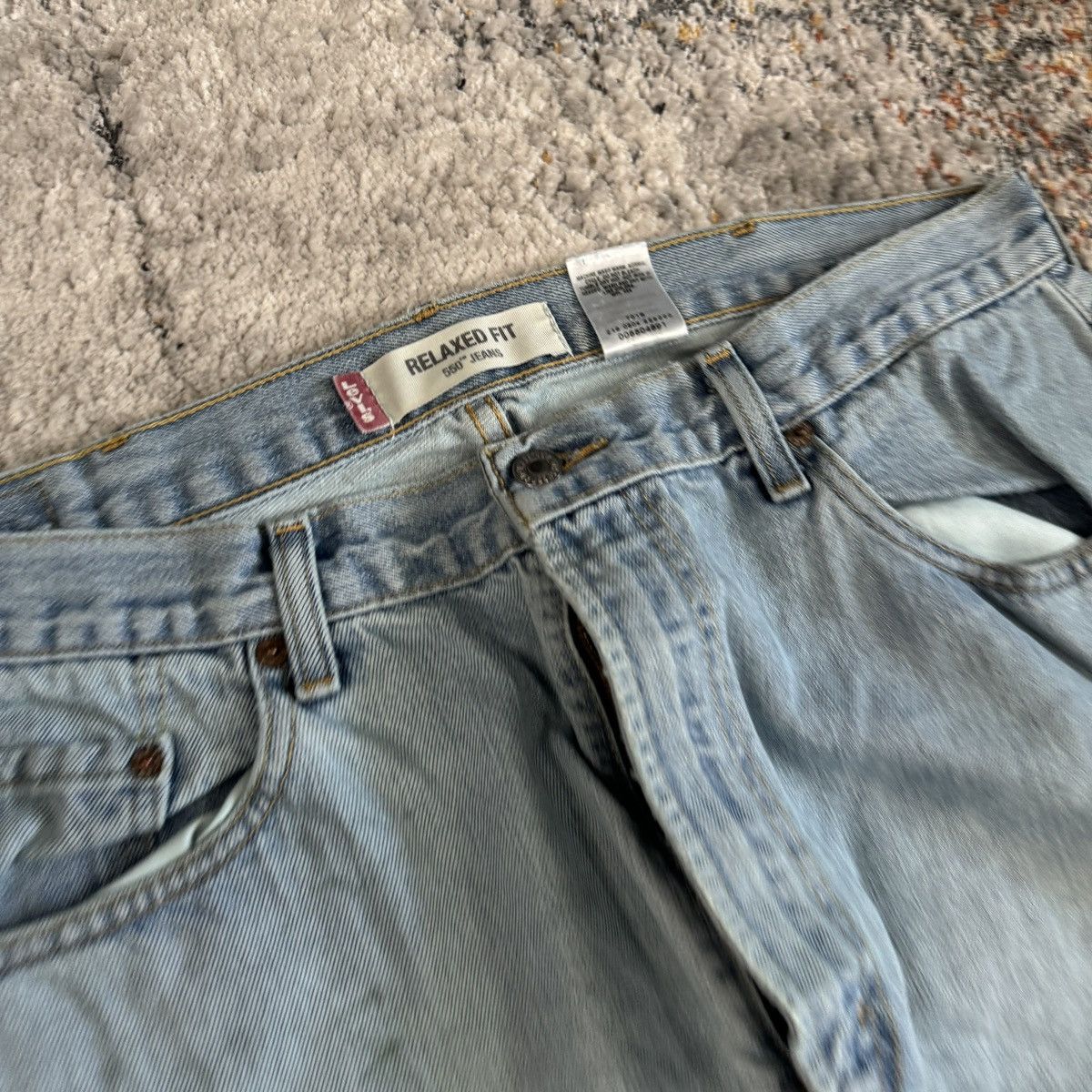 Levi's × Vintage Vintage Levi’s 550 faded distressed & painted jeans Size US 38 / EU 54 - 6 Thumbnail