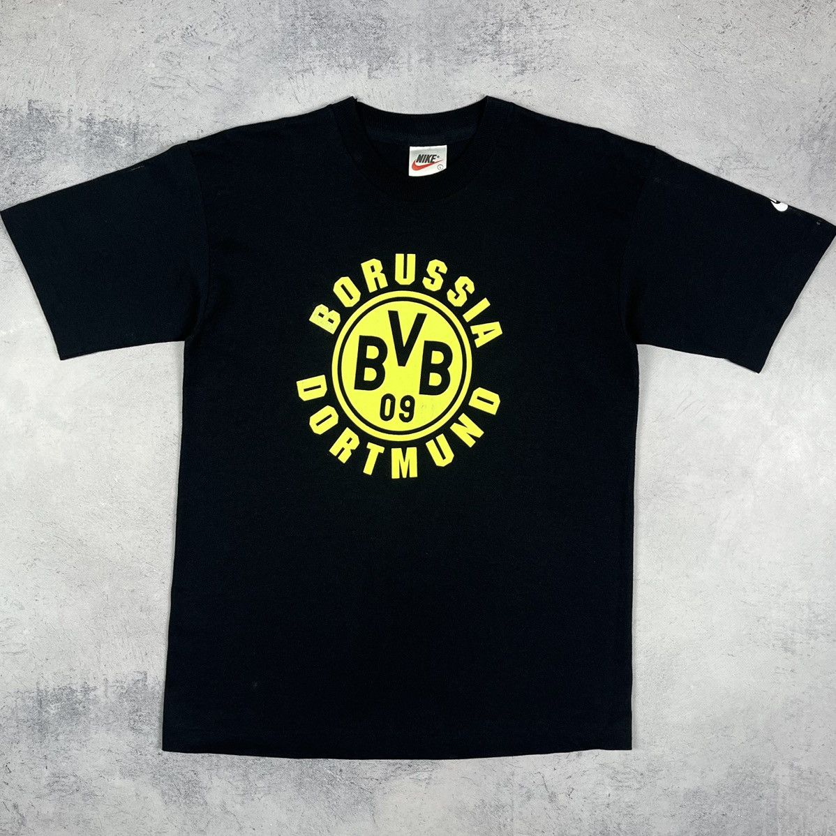 Nike Vintage Nike Borussia Dortmund rare big logo tee 90’s Size US S / EU 44-46 / 1 - 2 Thumbnail