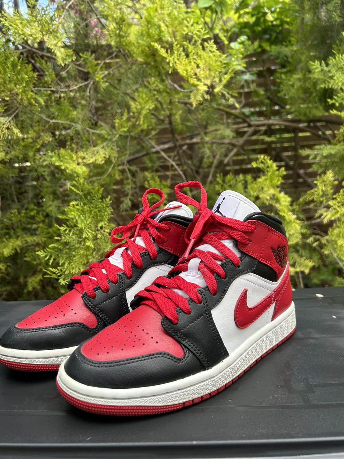 Jordan Brand Jordan 1 Mid "White Red Black" Women Size Us 5 Uk 4 Size US 6.5 / IT 36.5 - 5 Thumbnail