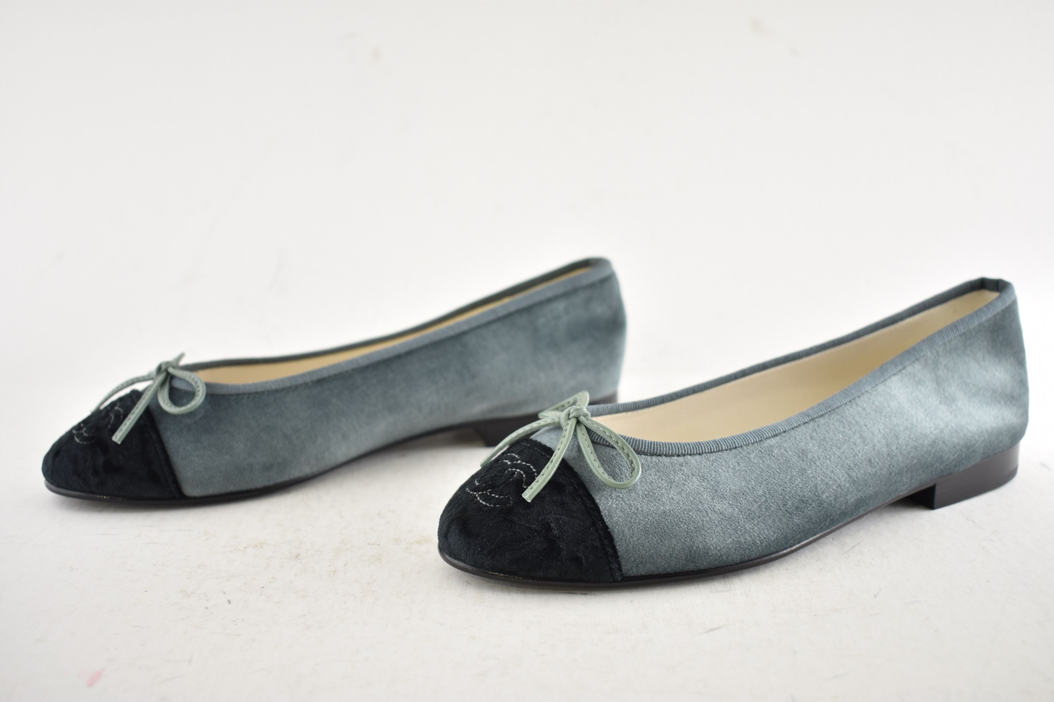 Chanel Chanel 24A Black Velvet CC Classic Ballet Ballerina Flat 36c Size US 6 / IT 36 - 16 Thumbnail