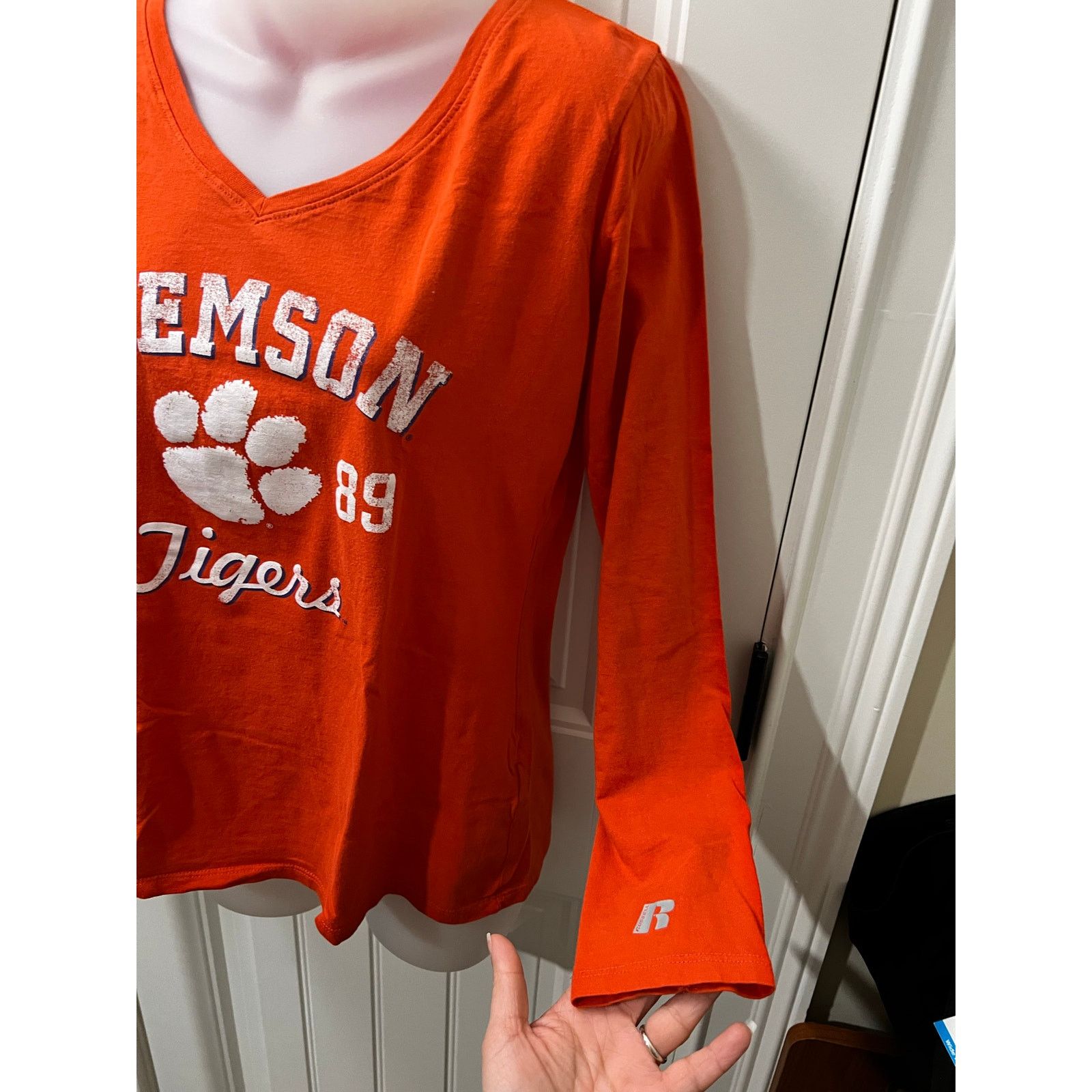 Russell Athletic Clemson Tigers 1889 Paw Logo Long Sleeve T-Shirt V-neck L Size L / US 10 / IT 46 - 7 Thumbnail
