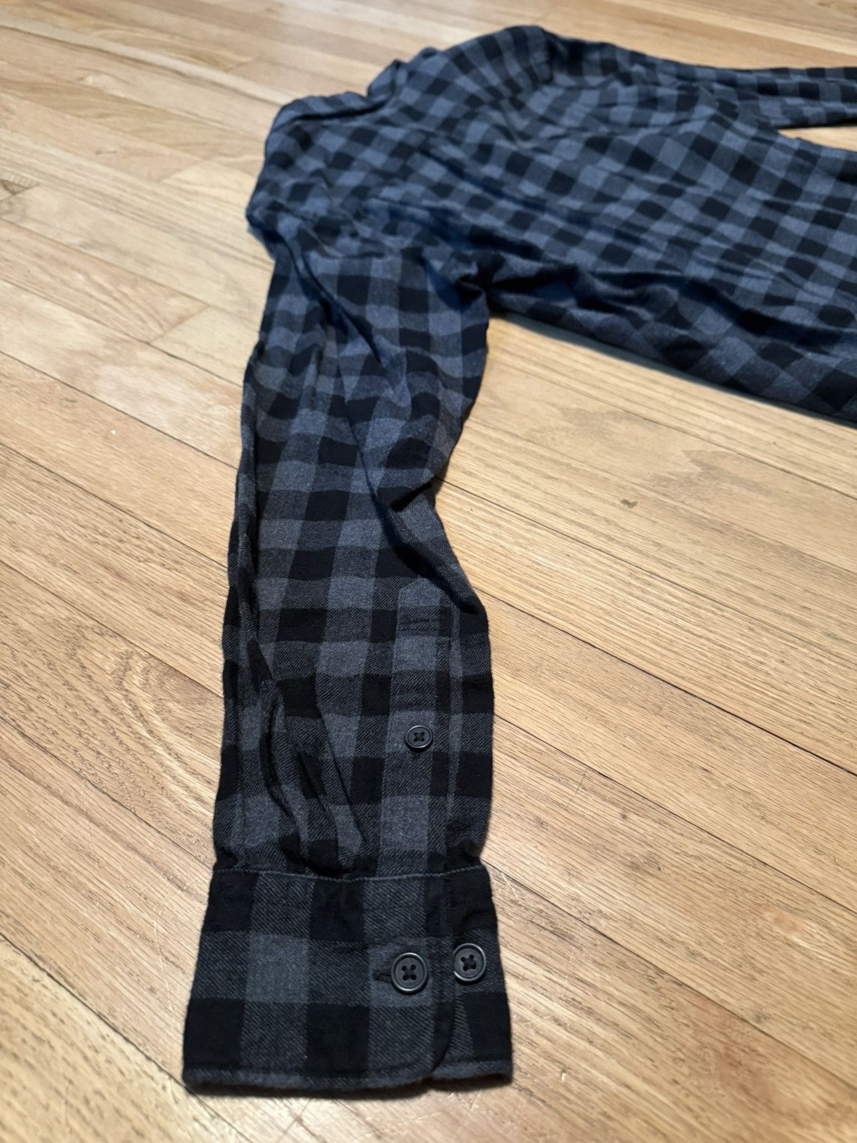 Uniqlo Black Flannel Checkered Button Up Shirt Size US S / EU 44-46 / 1 - 7 Thumbnail