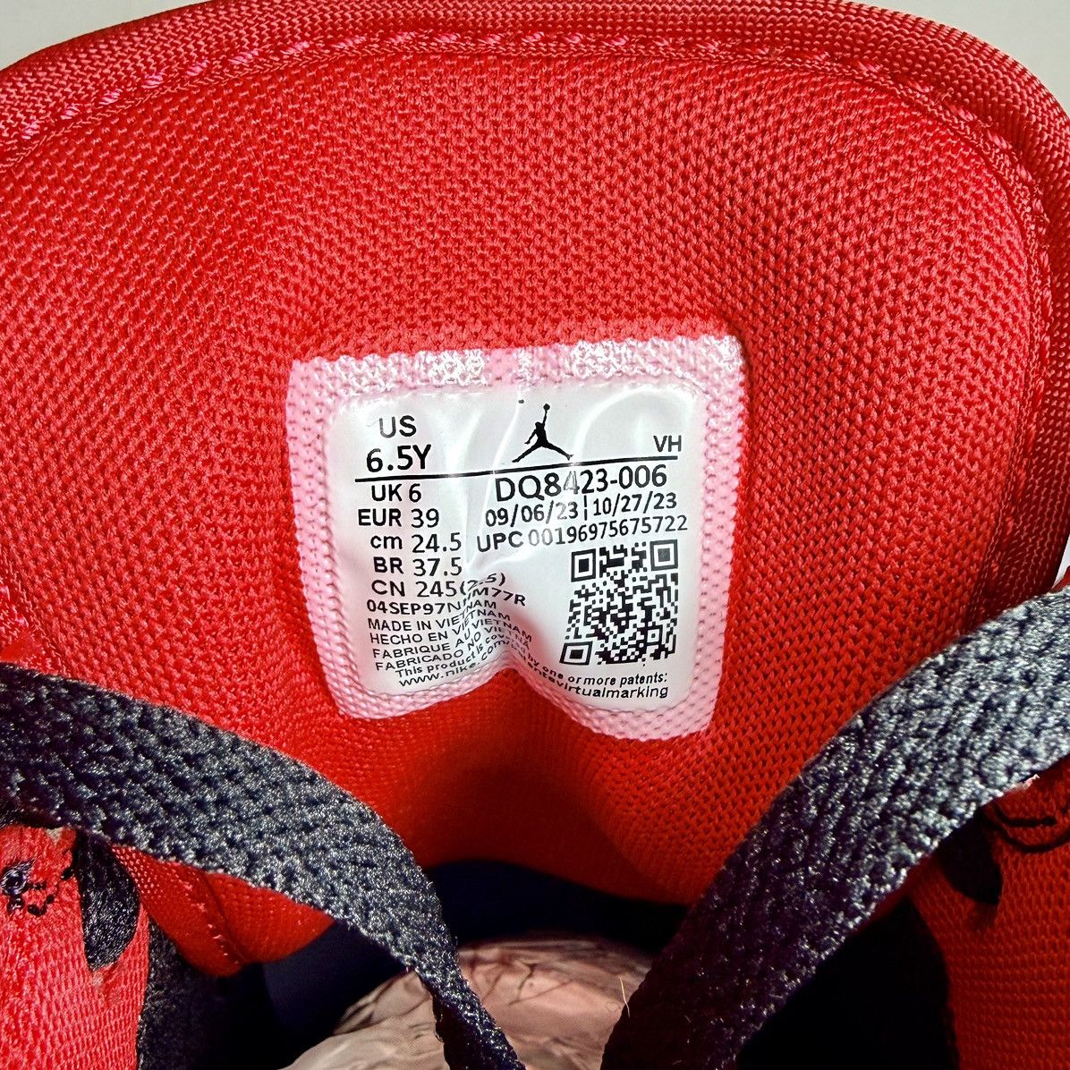 Nike Jordan 1 Mid GS (BIG KIDS) Size US 6.5 / EU 39-40 - 10 Thumbnail