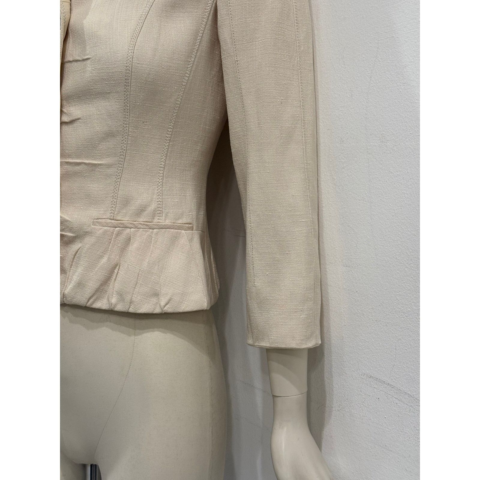 Louis Vuitton 2000s Louis Vuitton structured cropped linen peplum jacket Size XS / US 0-2 / IT 36-38 - 8 Thumbnail
