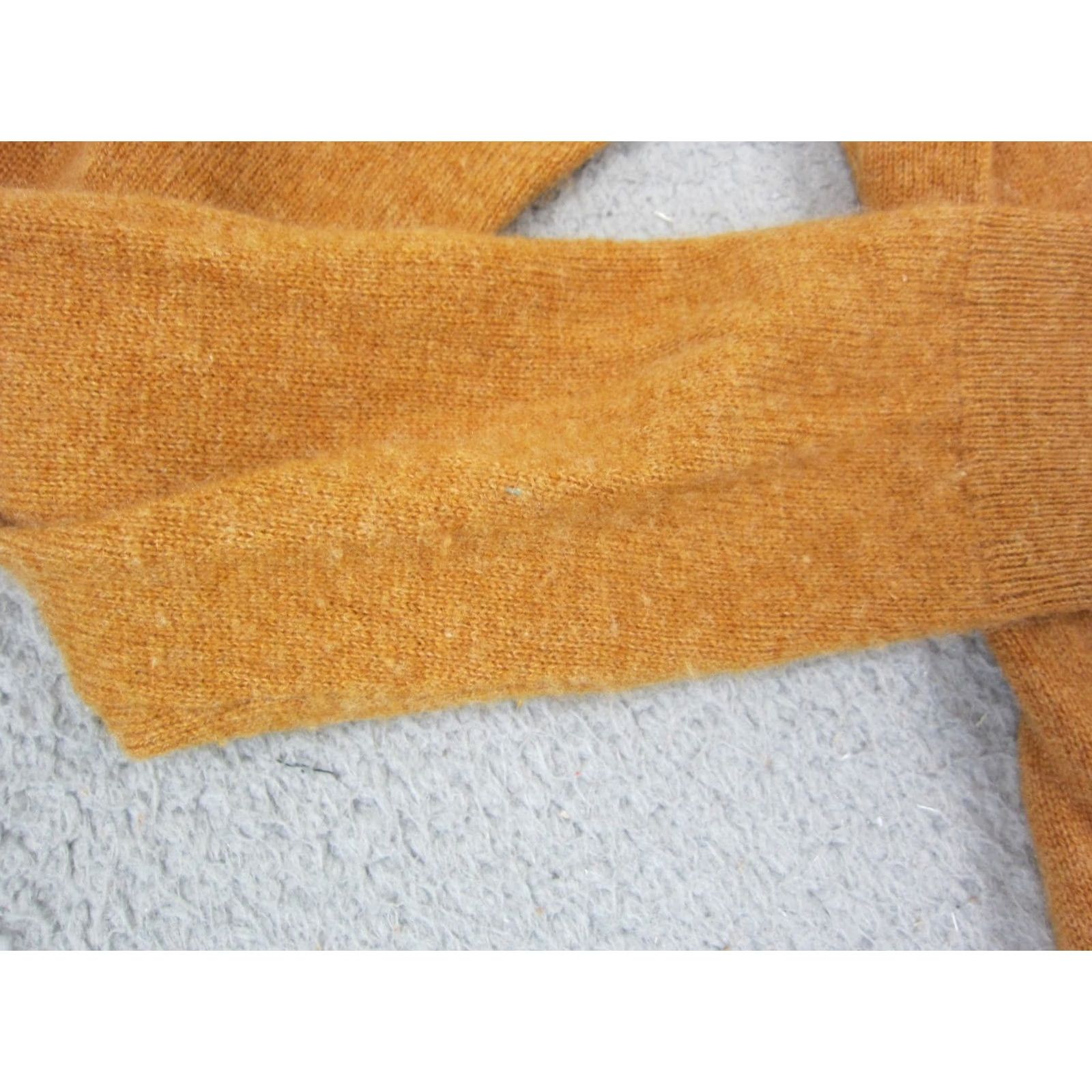 Vintage Tahari Sweater Womens Medium Gold 100% Cashmere 2 Ply Knit Classic Crewneck Size M / US 6-8 / IT 42-44 - 6 Thumbnail