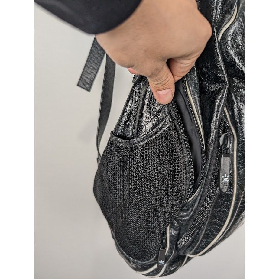 Adidas × Balenciaga o1rshd1 Q:2 /Size:L /Aged Arena Lamb Tonal Backpack in Black Size ONE SIZE - 16 Thumbnail