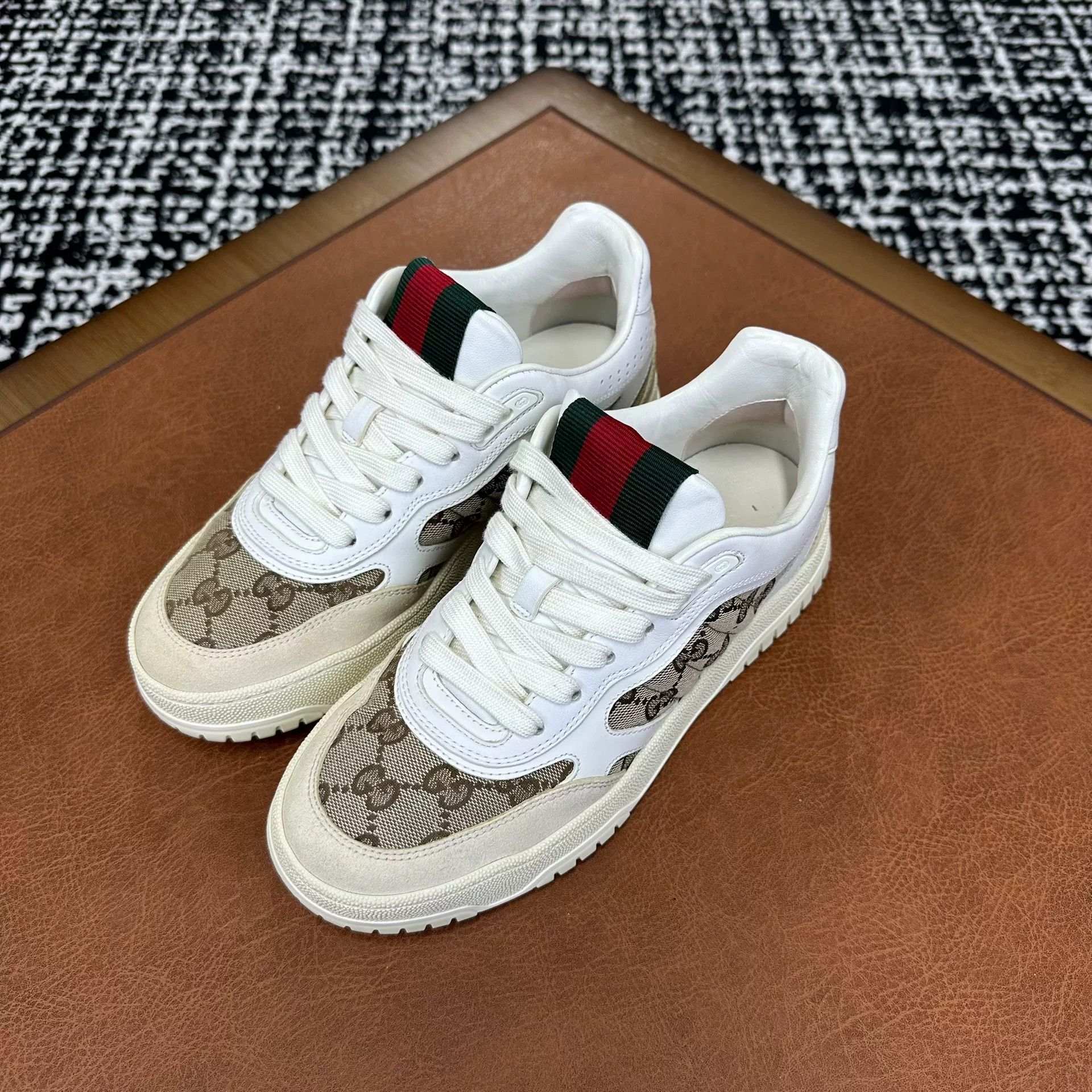 Gucci Gucci Leather White Lowtop Sneakers it_36 Women Size US 6 / IT 36 - 1 Thumbnail
