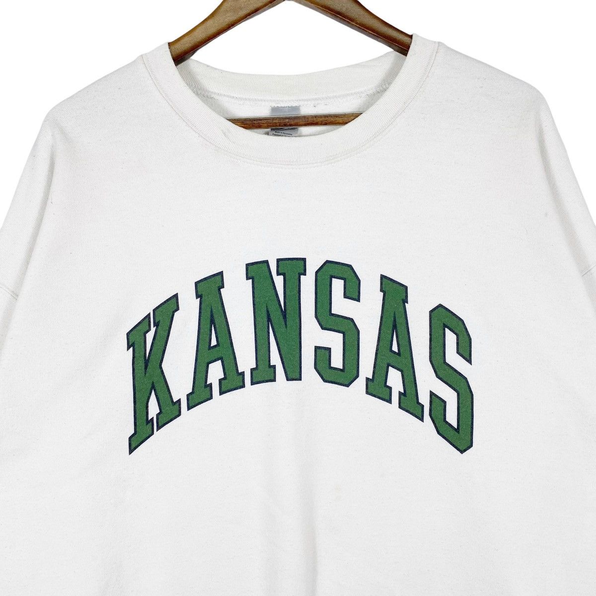 Gildan × Vintage Vintage GILDAN Kansas Crewneck Sweatshirt White Printed Logo Size US XL / EU 56 / 4 - 4 Thumbnail
