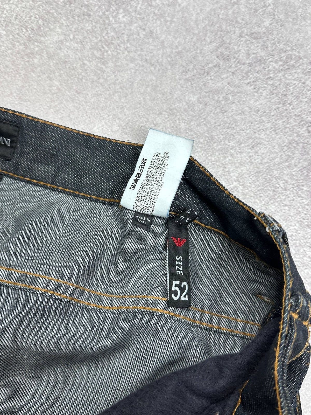 Emporio Armani Vintage Emporio Armani Baggy Denim Metal Logo Jeans 52 34 Size US 30 / EU 46 - 13 Thumbnail