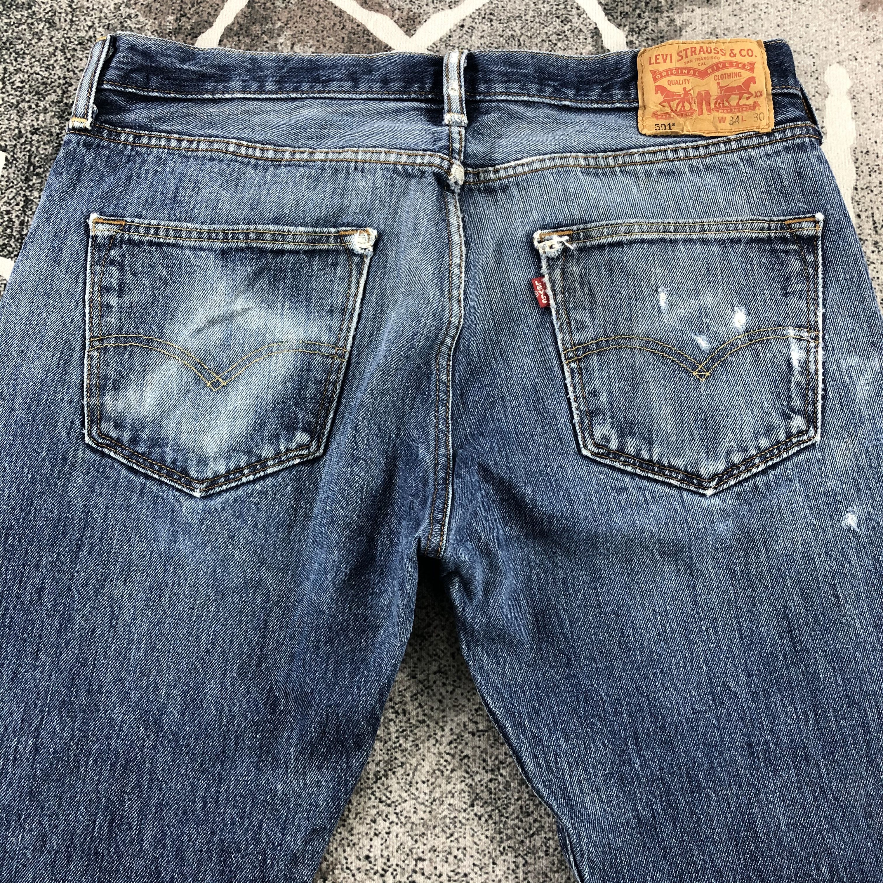 Levi's Vintage Levis 501 Jeans Blue Wash Denim KJ937 Size US 34 / EU 50 - 4 Thumbnail