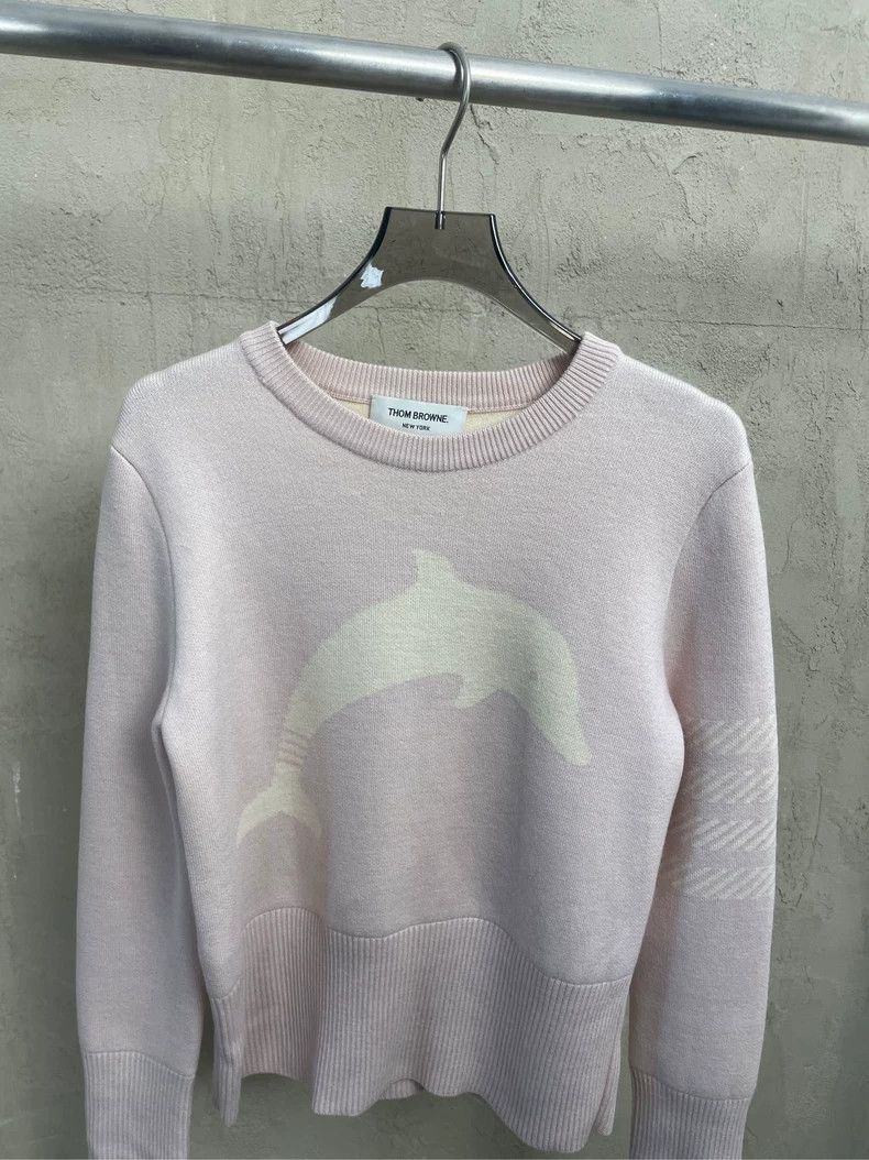 Thom Browne Thom browne Light pink four-striped dolphin wool round-neck Size S / US 4 / IT 40 - 3 Thumbnail