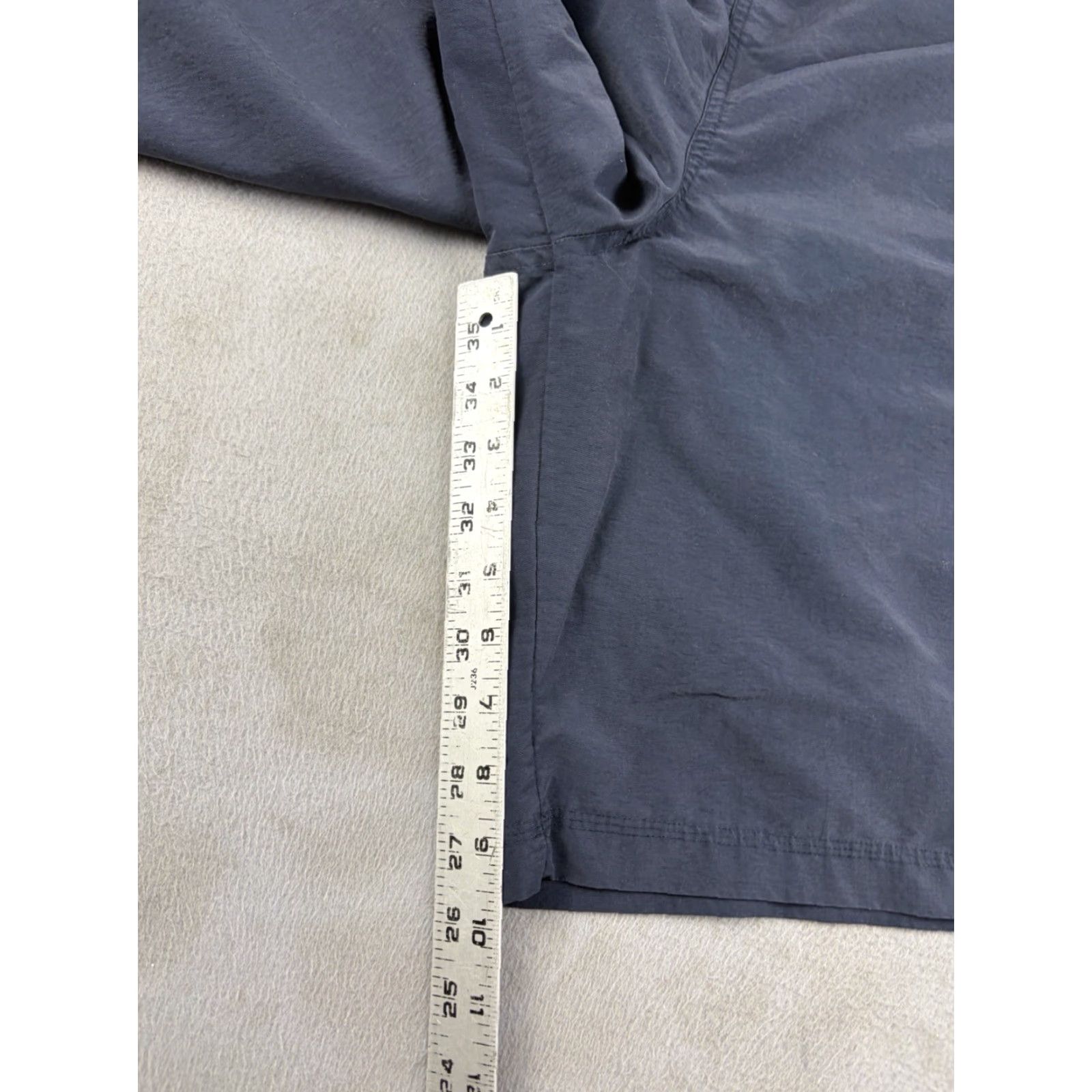 Gap VINTAGE GAP Shorts Men’s 32 Blue Nylon Belted 10” Inseam Chino Flat Front Waist 32 Y2k Mens Size US 32 / EU 48 - 7 Thumbnail