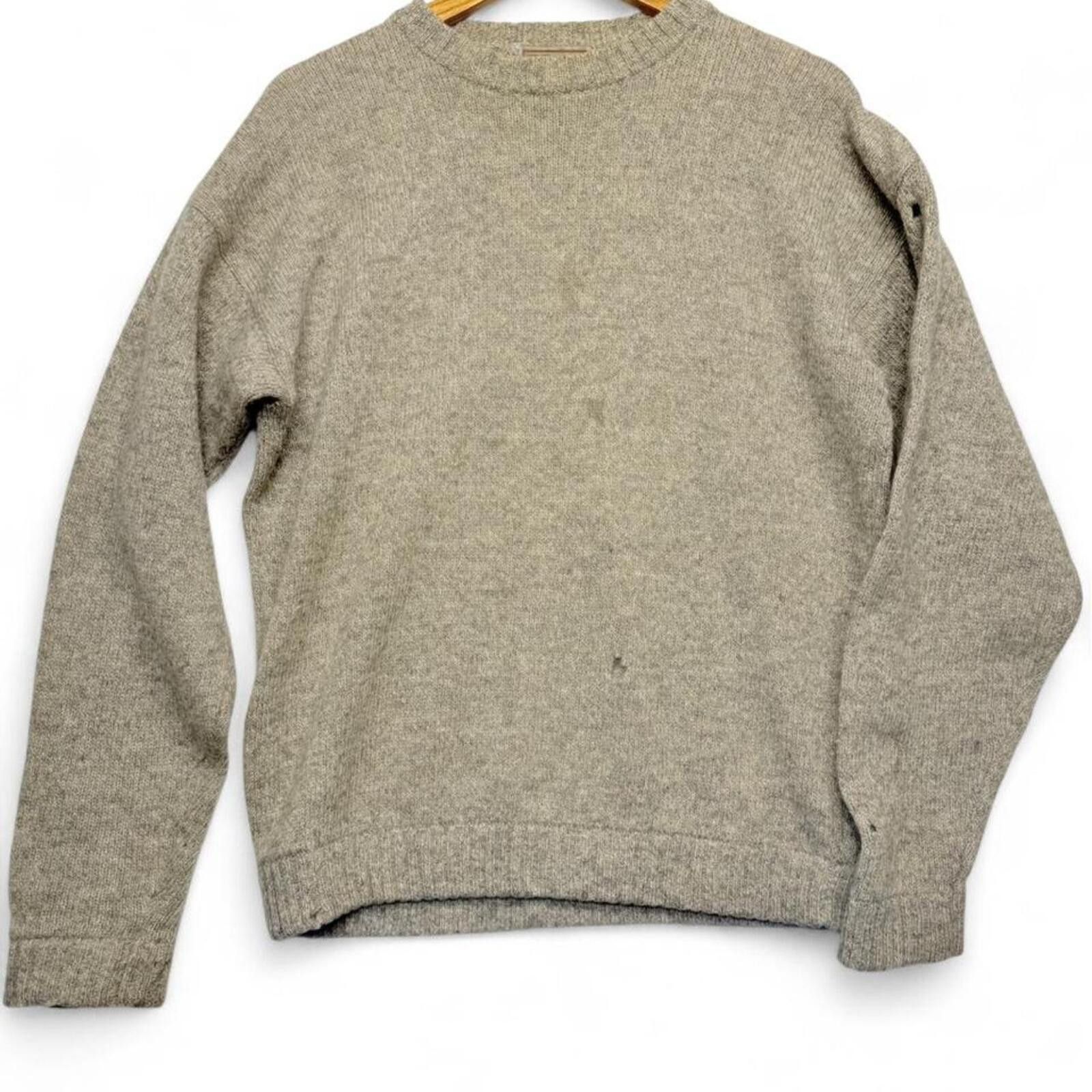 Woolrich Woolen Mills Vintage thrashed 90s to early 2000s Woolrich wool sweater Size US L / EU 52-54 / 3 - 1 Thumbnail