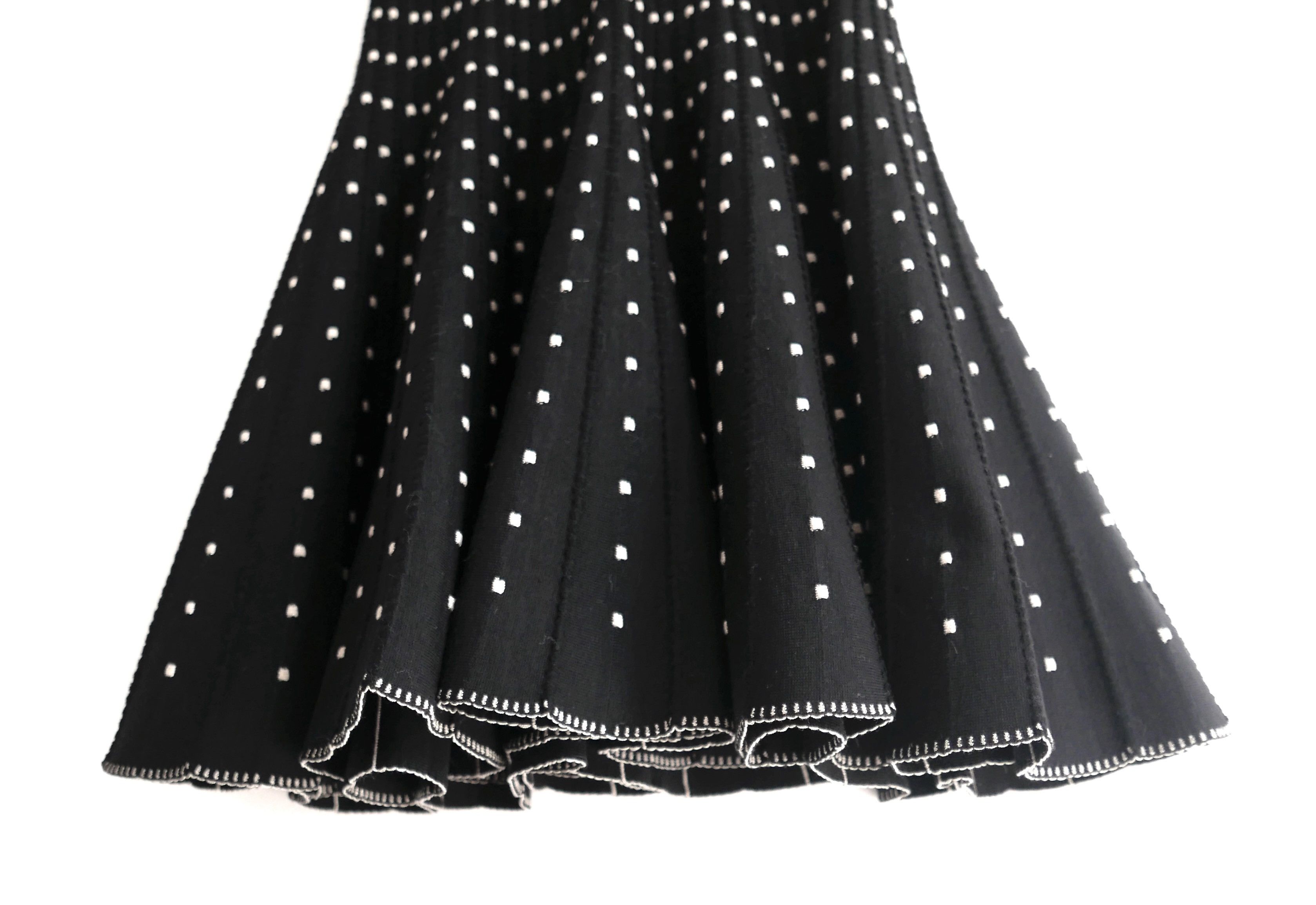 Alaia Alaia Black & White Knit Skater Dress Size S / US 4 / IT 40 - 2 Thumbnail