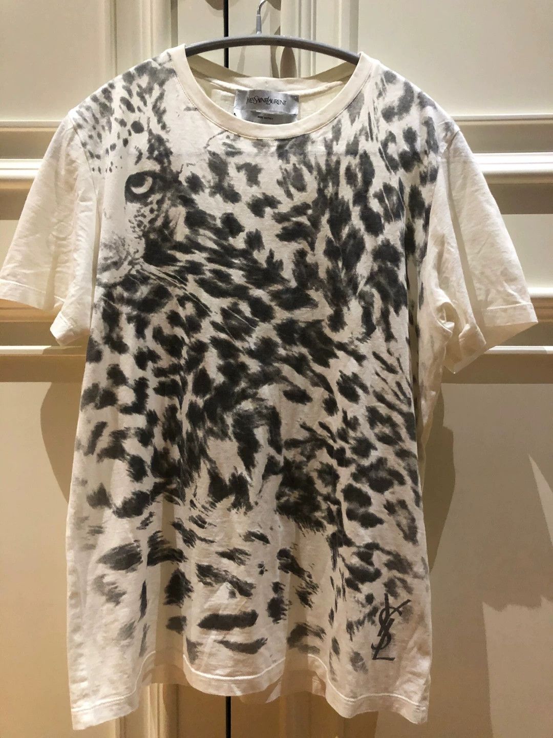 Yves Saint Laurent YSL Men's Leopard Print Short T-Shirt Size US S / EU 44-46 / 1 - 1 Thumbnail