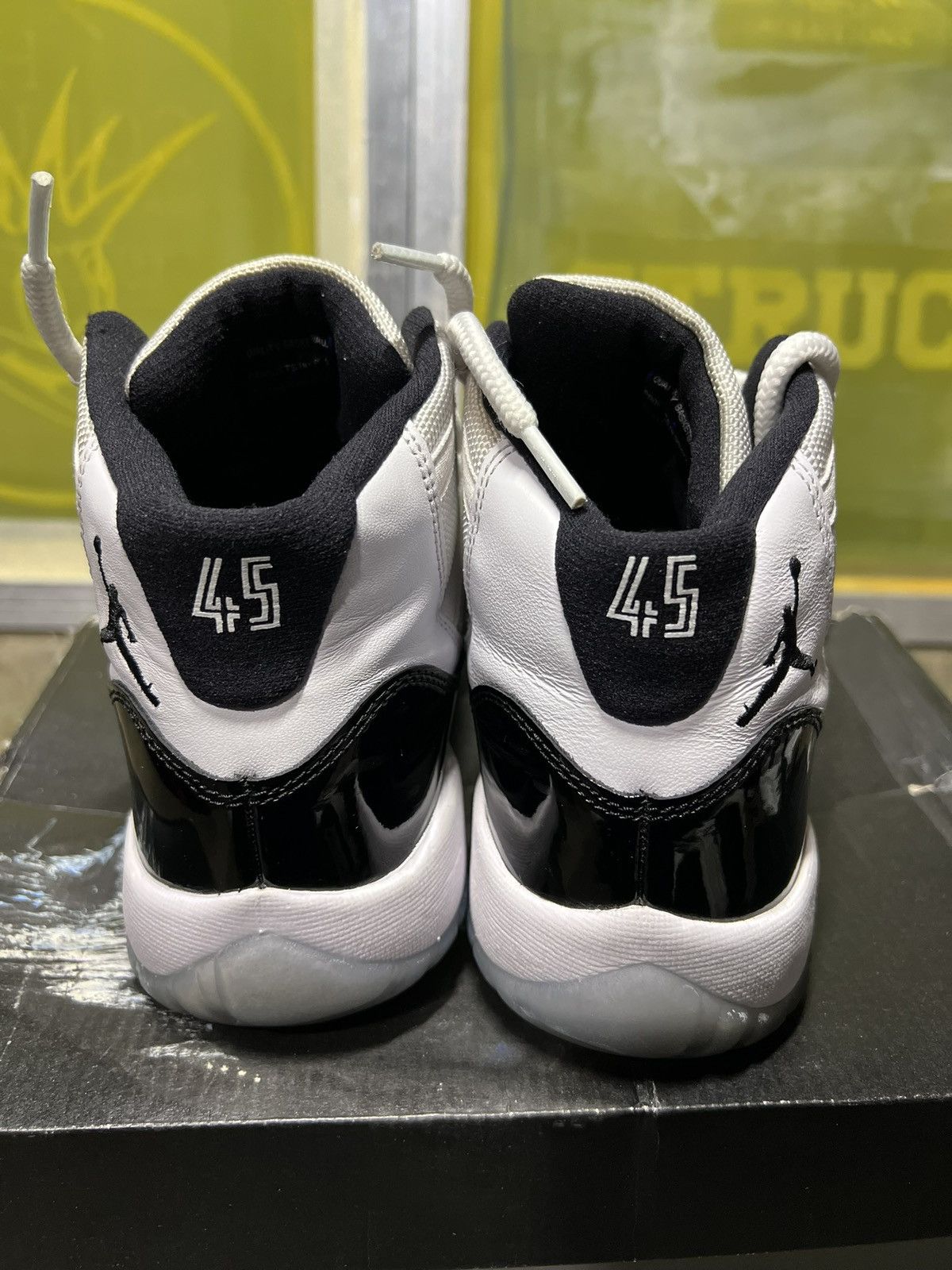 Jordan Brand 2018 Jordan 11 Concord Size 6.5Y Size US 6.5 / IT 36.5 - 4 Thumbnail