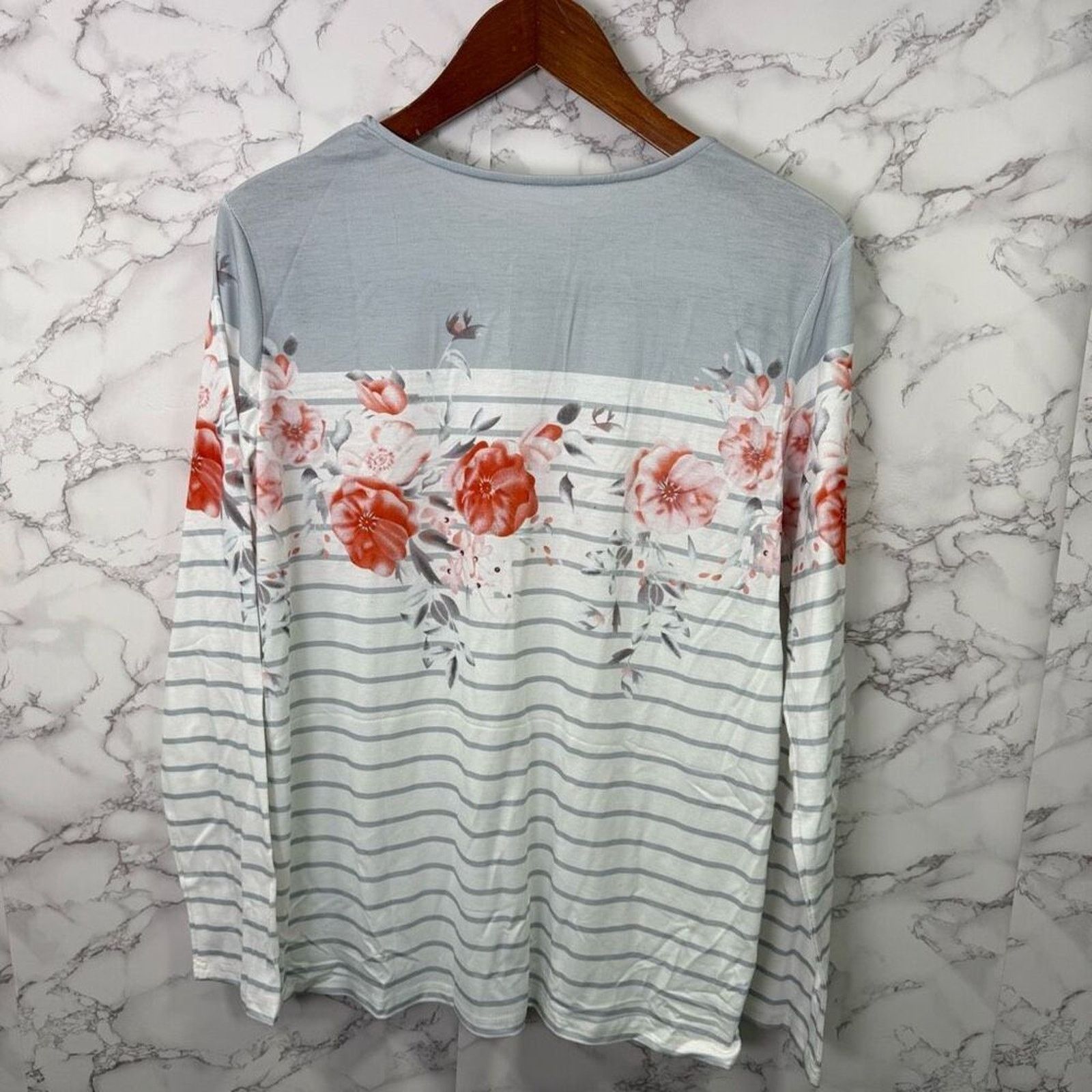 The Unbranded Brand Lily’s Women’s Top Shirt sz M Striped Floral NWOT # G382 Size M / US 6-8 / IT 42-44 - 5 Thumbnail