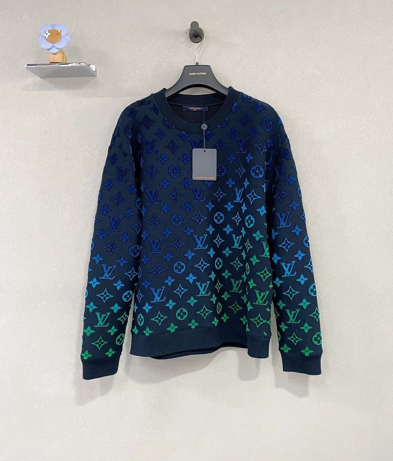 Louis Vuitton Louis Vuitton Full logo gradient sweatshirt Size US XL / EU 56 / 4 - 1 Thumbnail