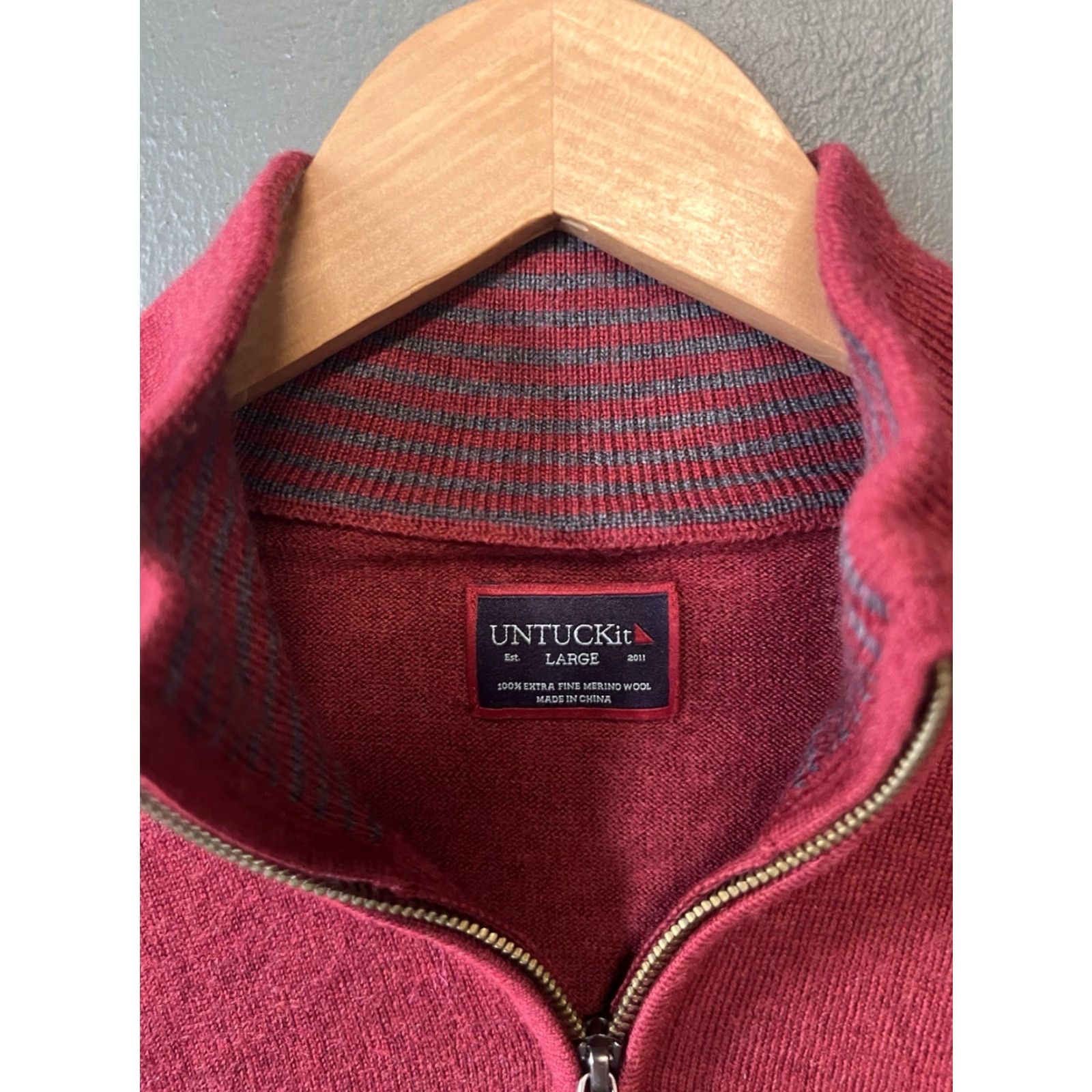 UNTUCKit UNTUCKit Mens Red 1/4 Zip Mock Neck Merino Wool Pullover Sweater Size L Size US L / EU 52-54 / 3 - 3 Thumbnail