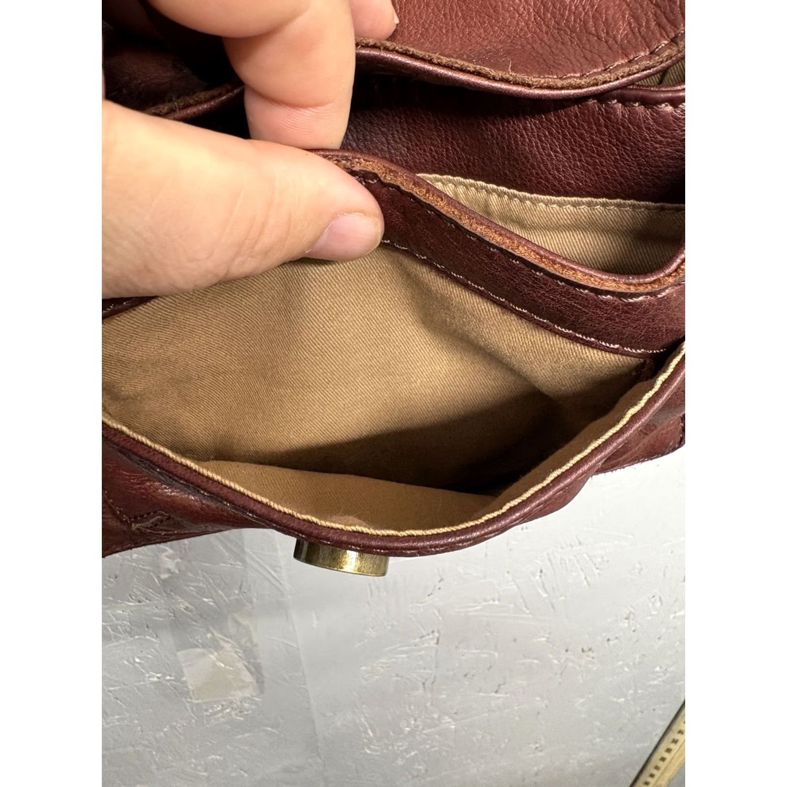 Lucky Brand VINTAGE Lucky Brand Crossbody Bag Women’s Leather Hobo Brown Beige 11x14in 4in 13-24” Strap Men? Womens? Size ONE SIZE - 6 Thumbnail